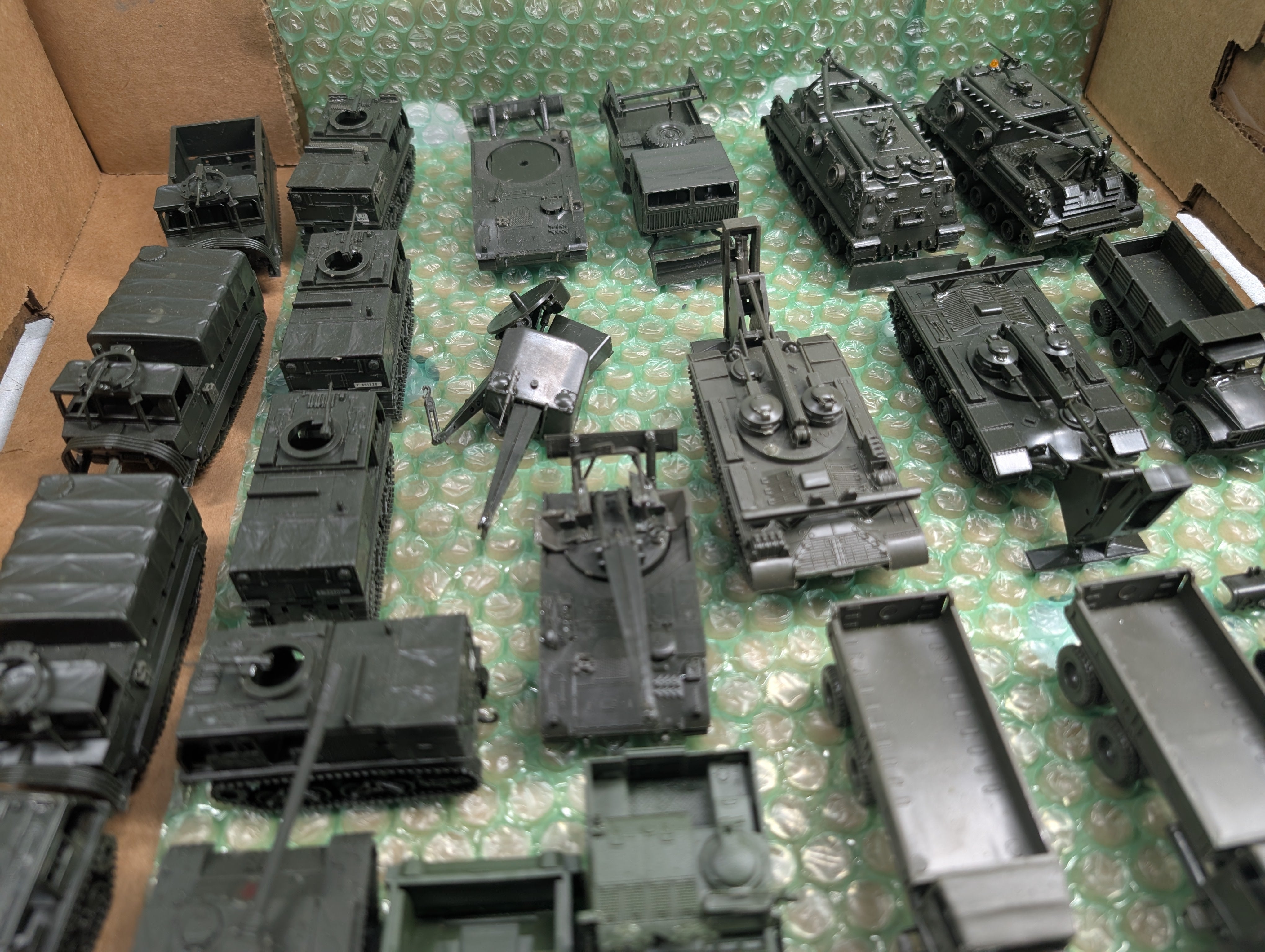 USED Roco HO Scale Lot of Various Army Tank Cars, Vehicles, Parts and more, MiniTanks