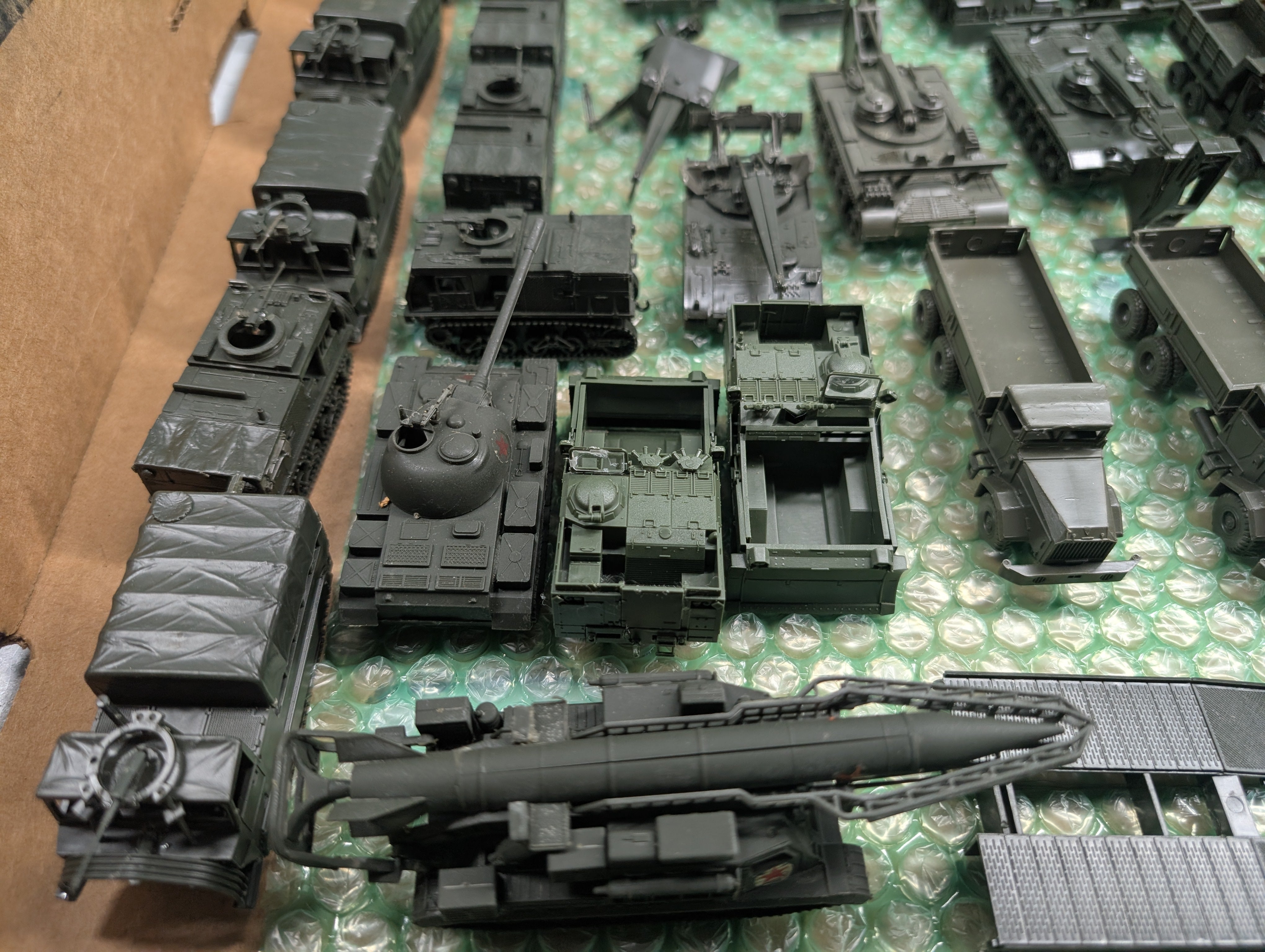 USED Roco HO Scale Lot of Various Army Tank Cars, Vehicles, Parts and more, MiniTanks