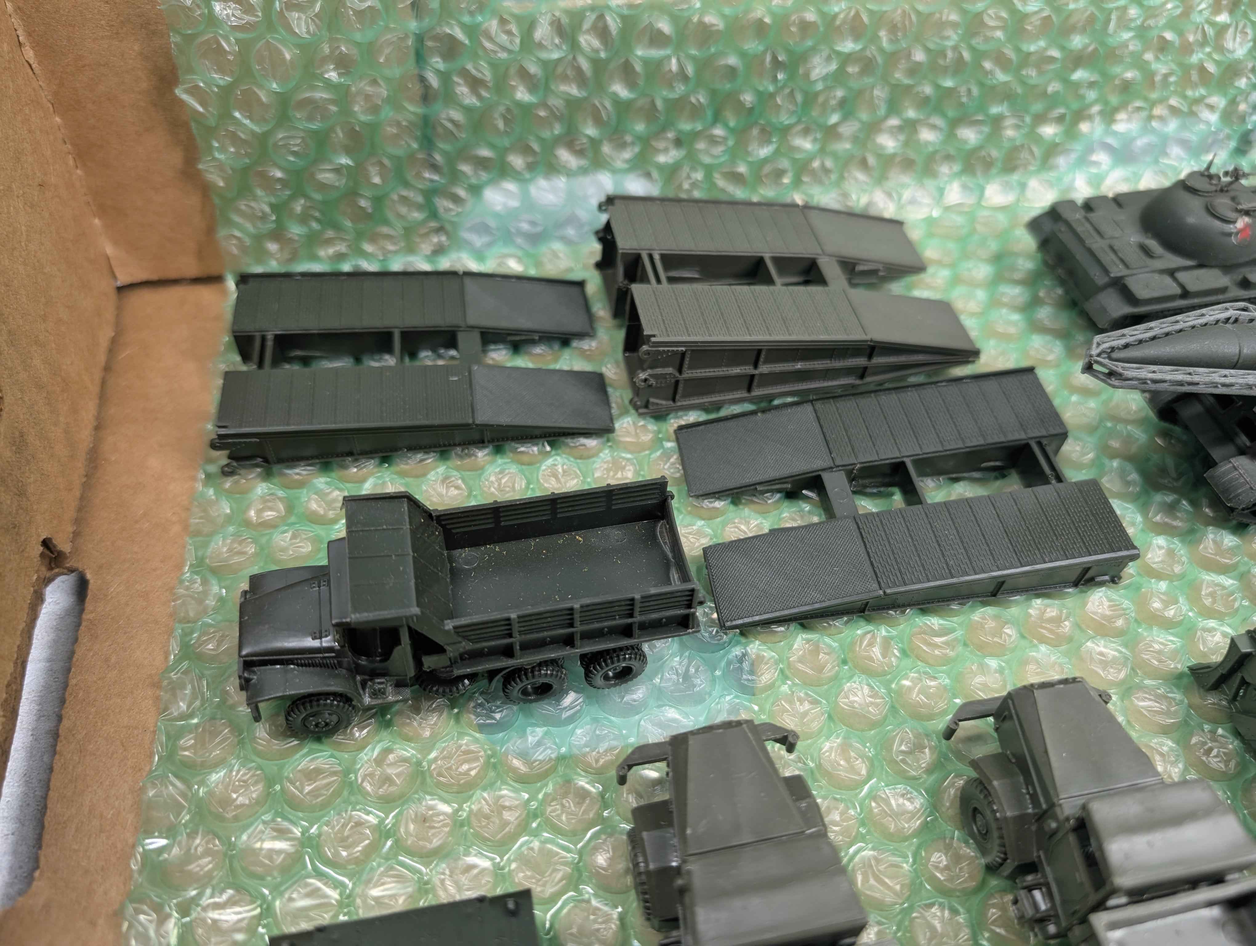 USED Roco HO Scale Lot of Various Army Tank Cars, Vehicles, Parts and more, MiniTanks