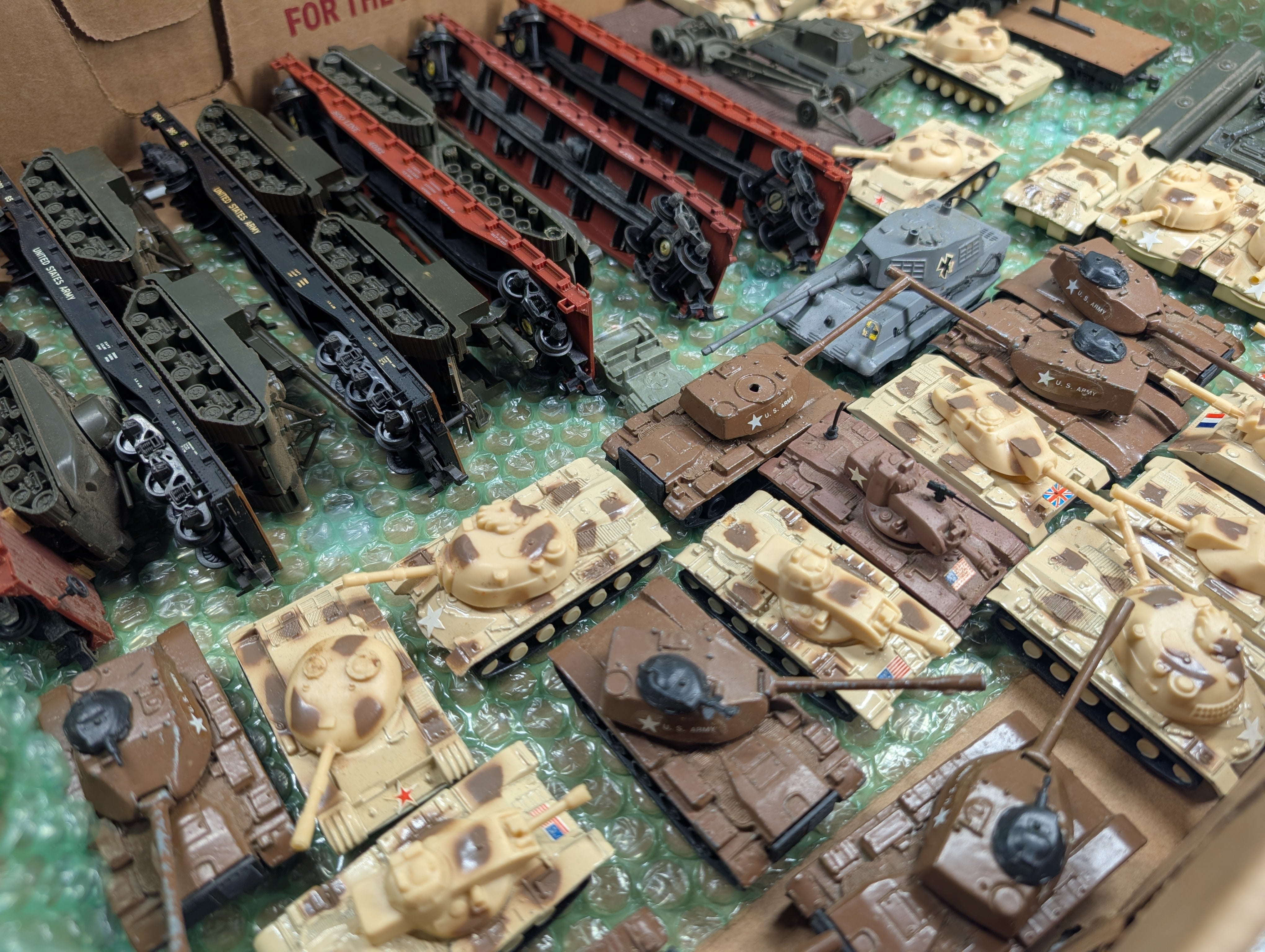 USED Roco HO Scale Lot of Various Army Tank Cars, Vehicles, Flat Cars & More, MiniTanks