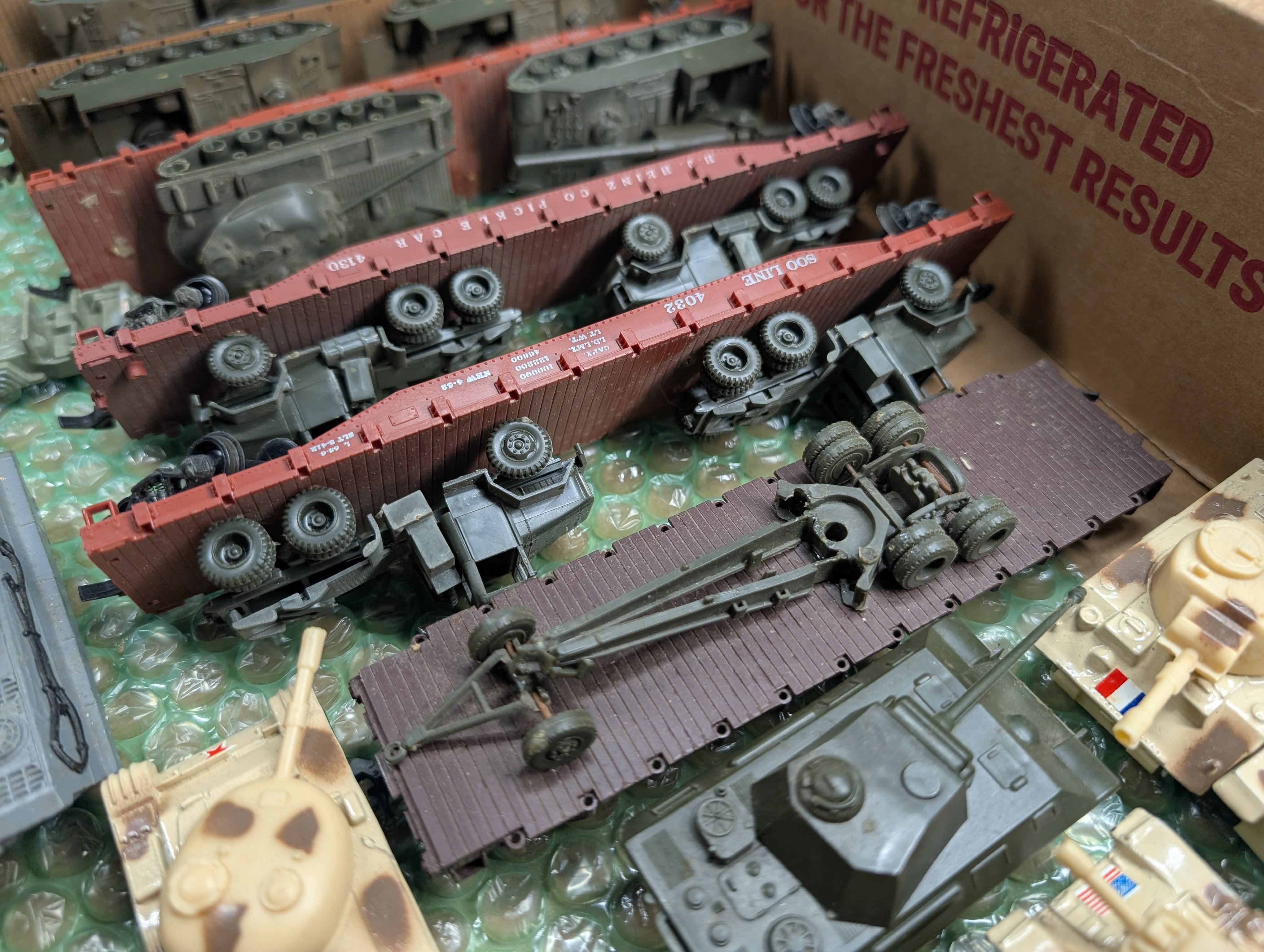 USED Roco HO Scale Lot of Various Army Tank Cars, Vehicles, Flat Cars & More, MiniTanks