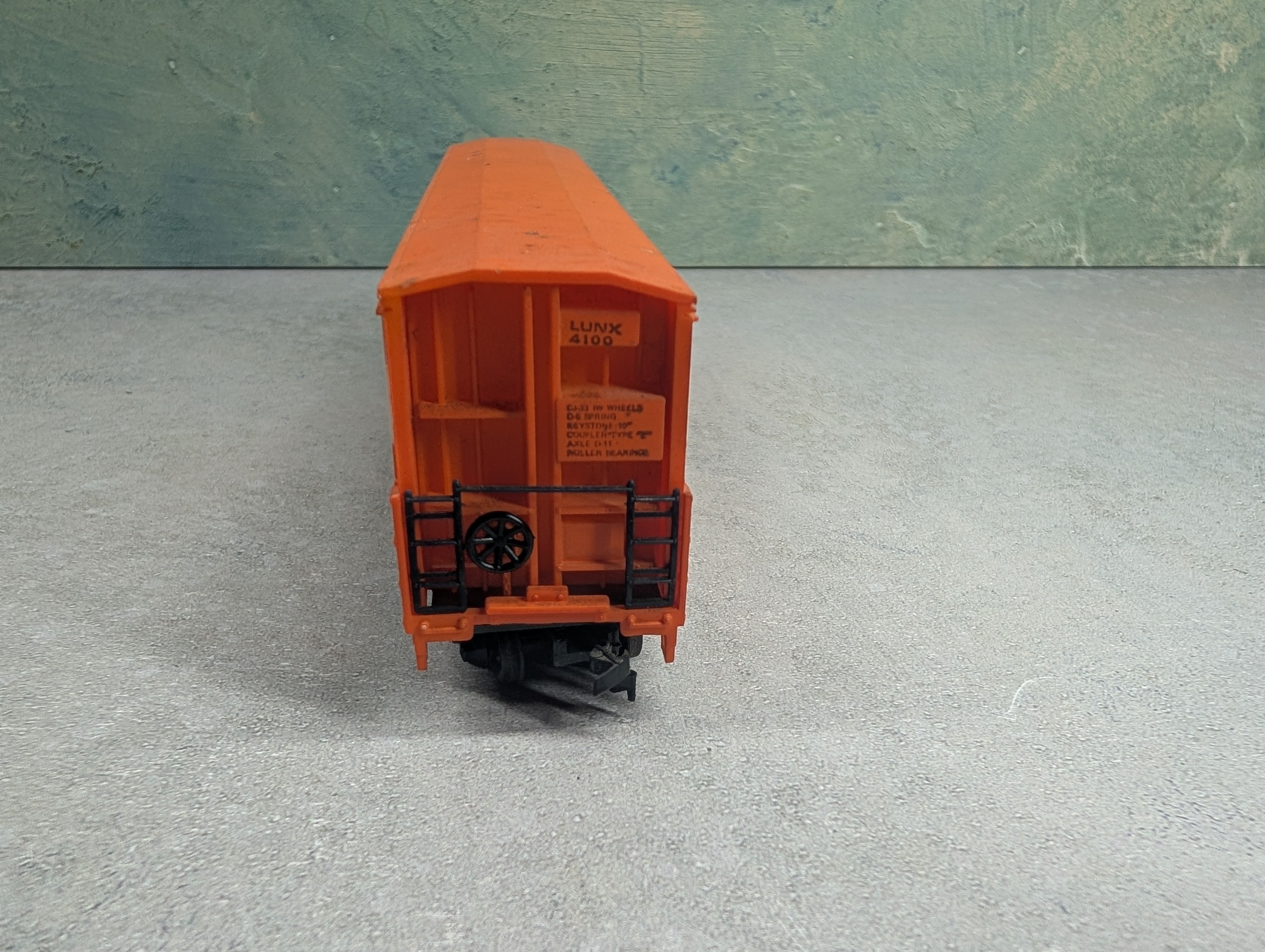 USED HO Scale Thrall Door Box Car Armstrong LUNX #4100