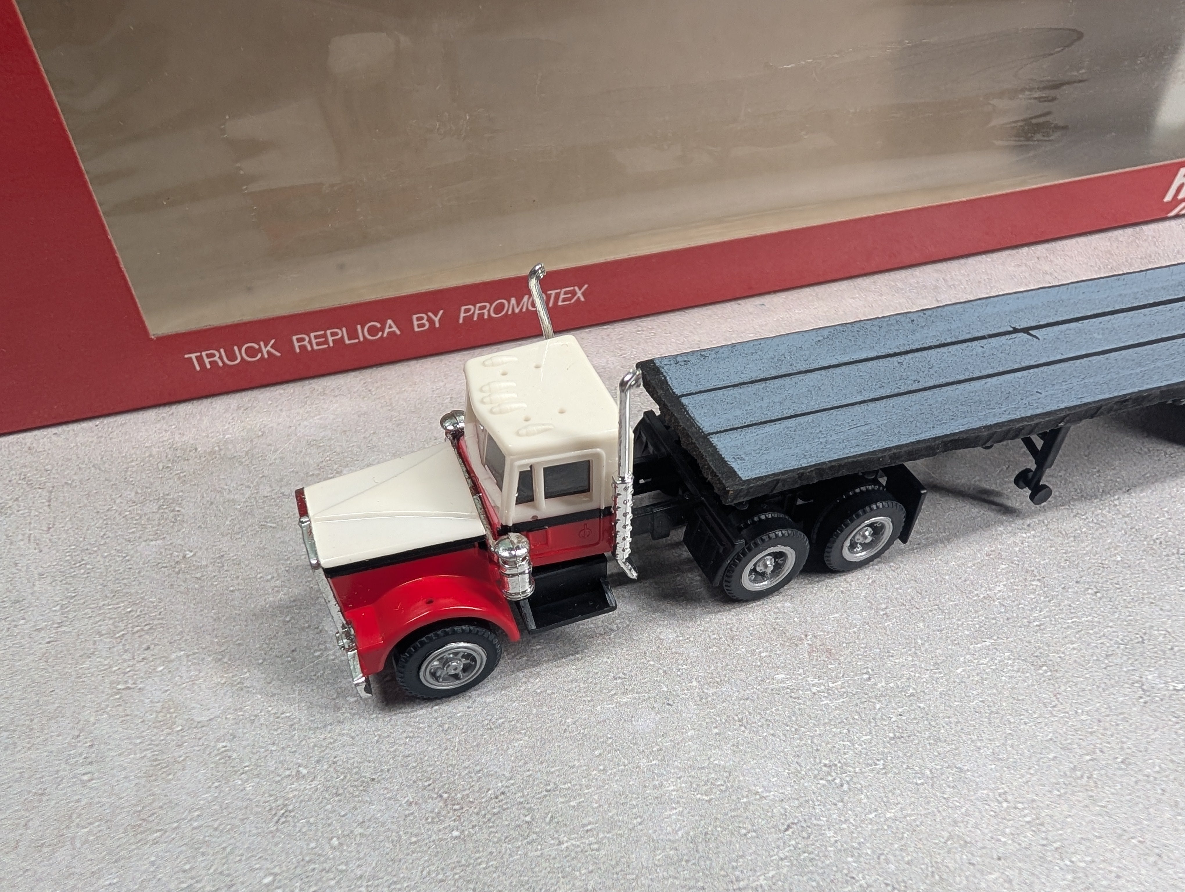 USED Herpa 6033 HO Scale Tractor Trailer Truck with Flat Bed