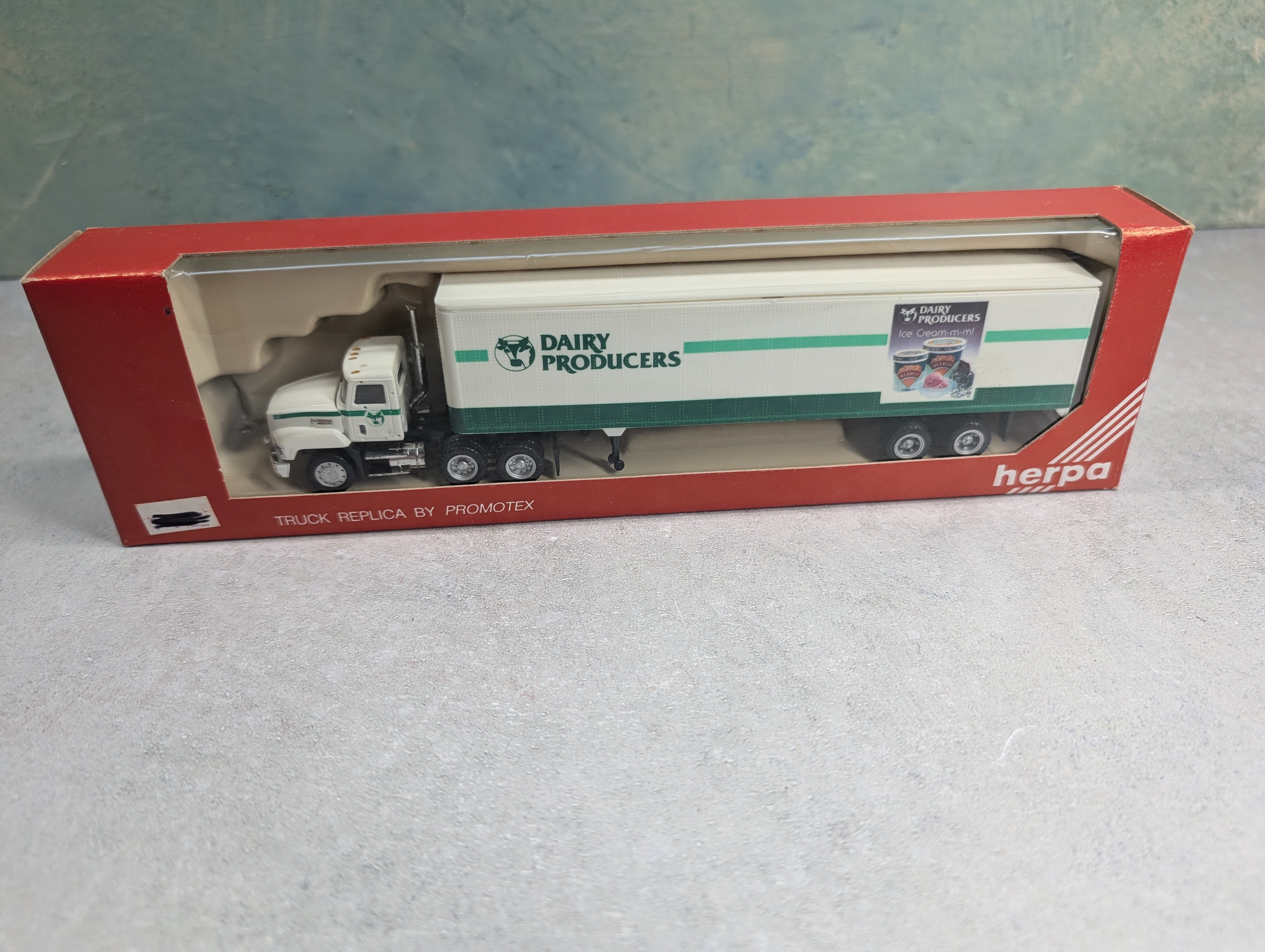 USED Herpa 6134 HO Scale Tractor Trailer Truck with Diary Producers Trailer