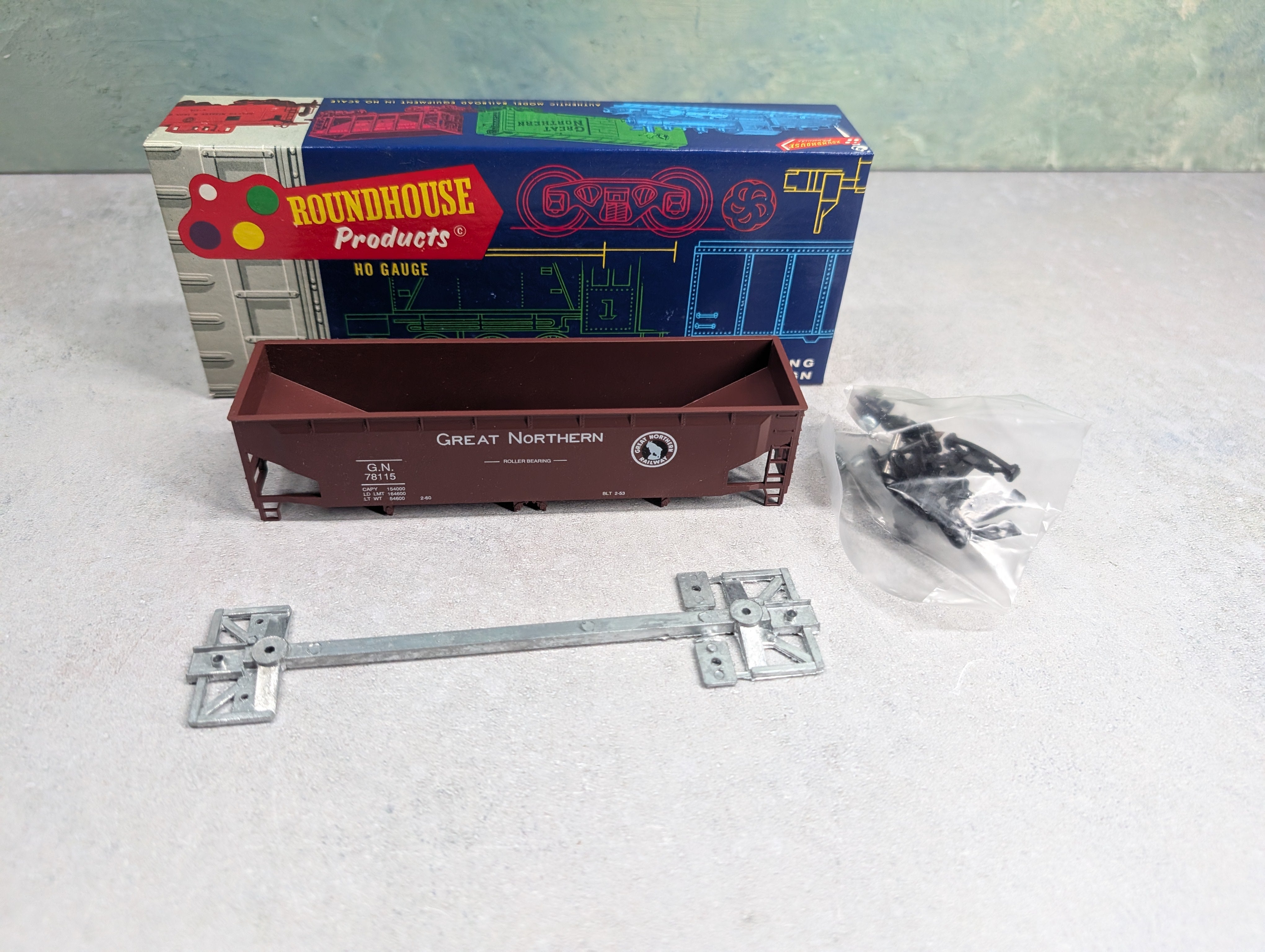 USED Roundhouse 7737 HO Scale Ballast Hopper Great Northern GN #78115 Small Letters KIT