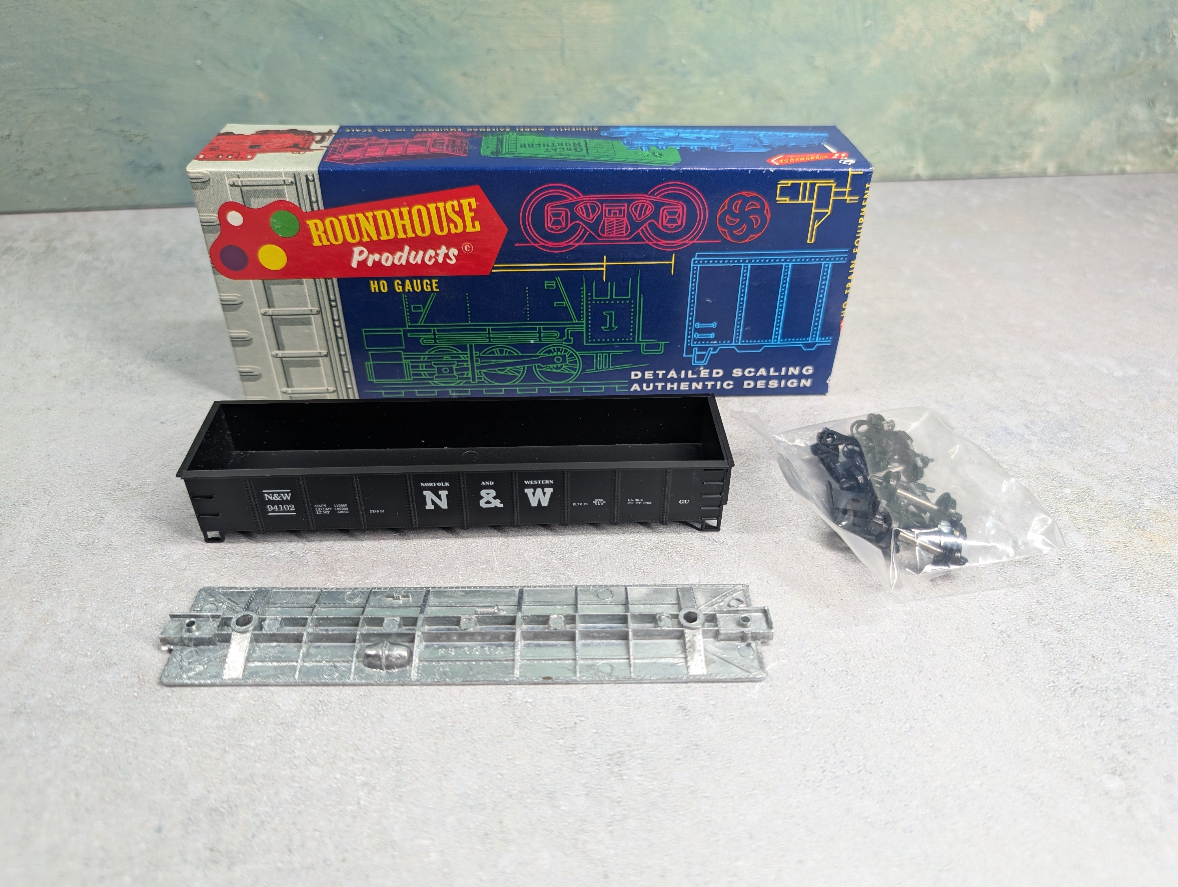 USED Roundhouse 3252 HO Scale 40' Peak-End Gondola Norfolk & Western N&W #94102 KIT