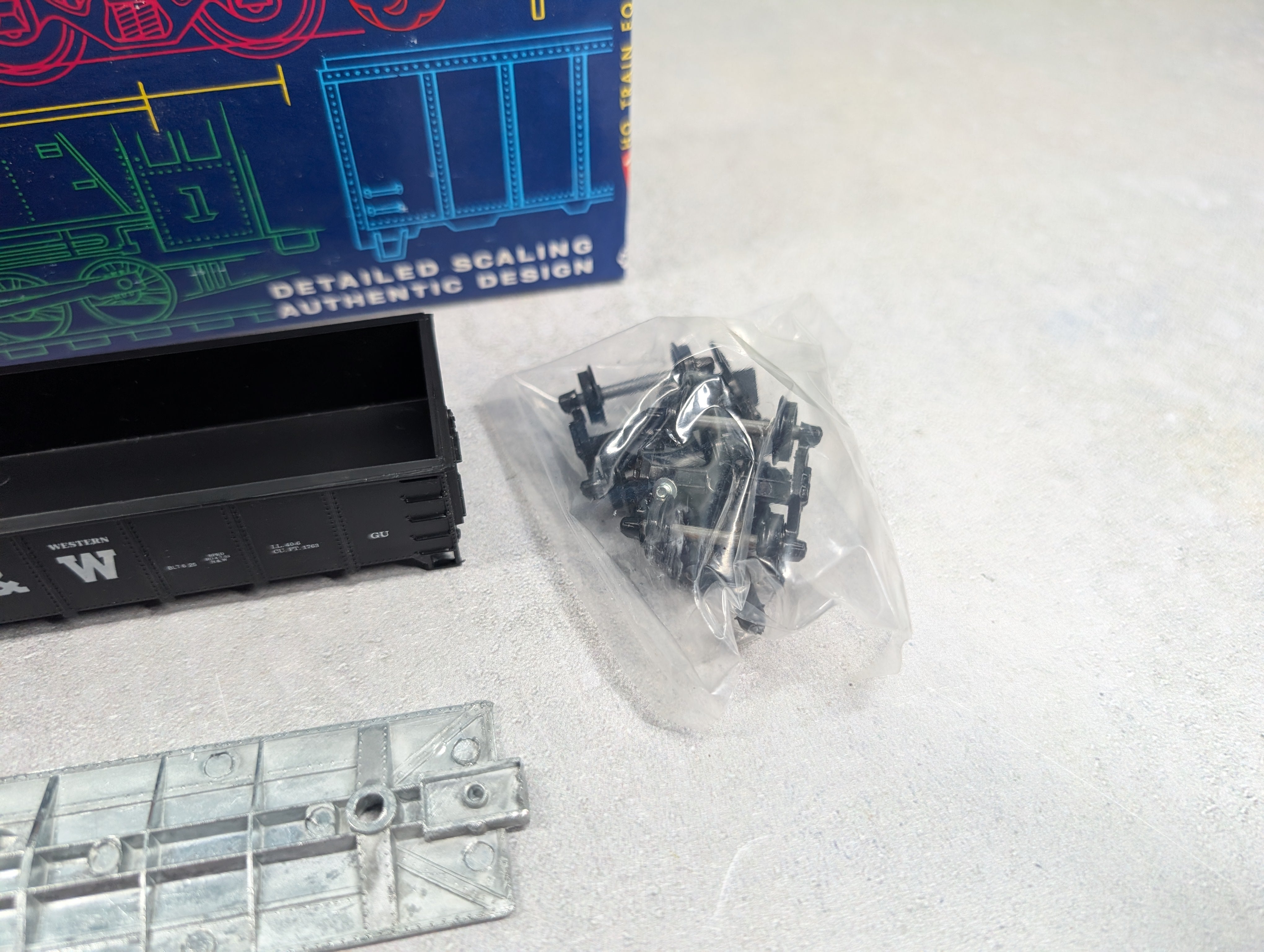 USED Roundhouse 3252 HO Scale 40' Peak-End Gondola Norfolk & Western N&W #95321 KIT