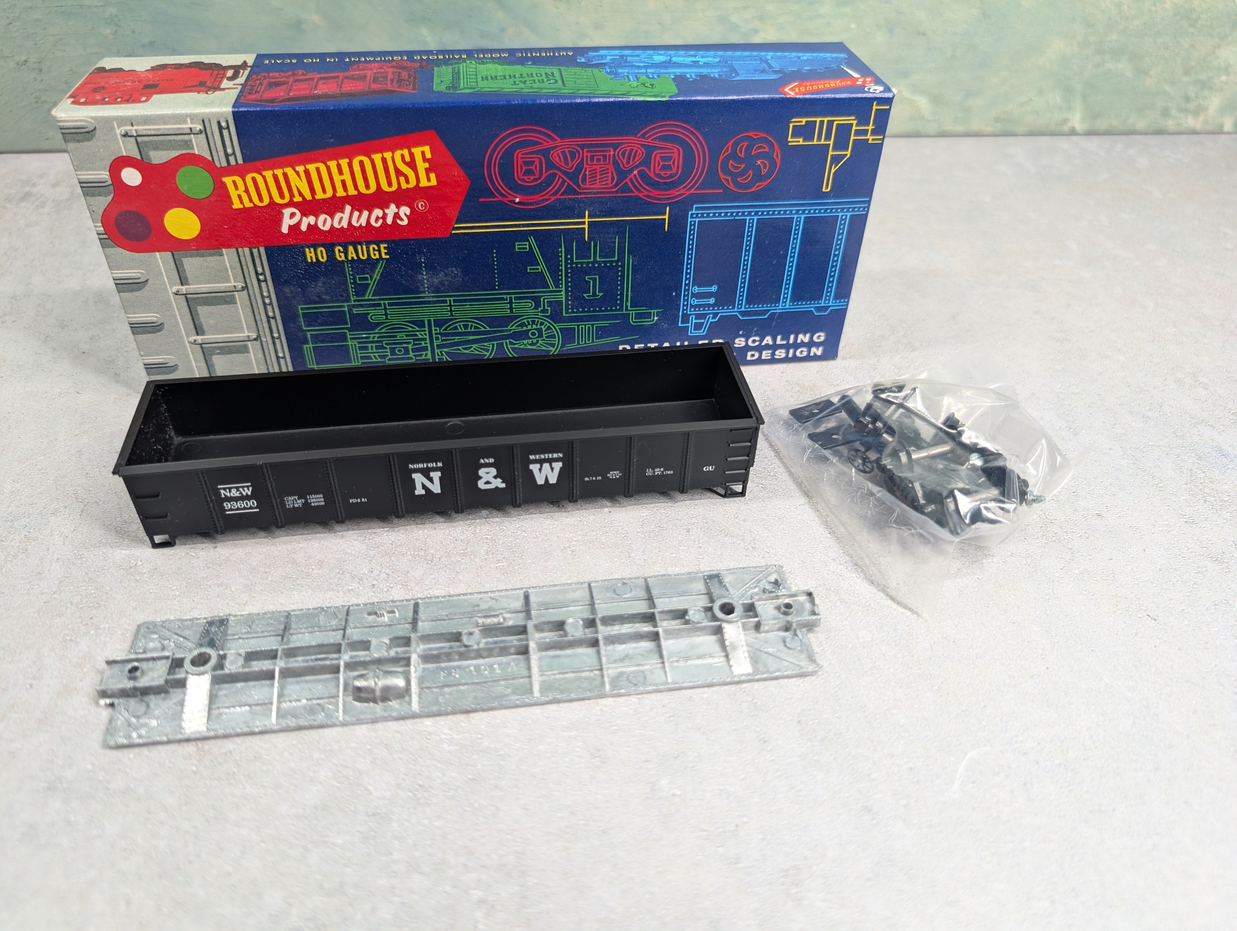 USED Roundhouse 3252 HO Scale 40' Peak-End Gondola Norfolk & Western N&W #93600 KIT