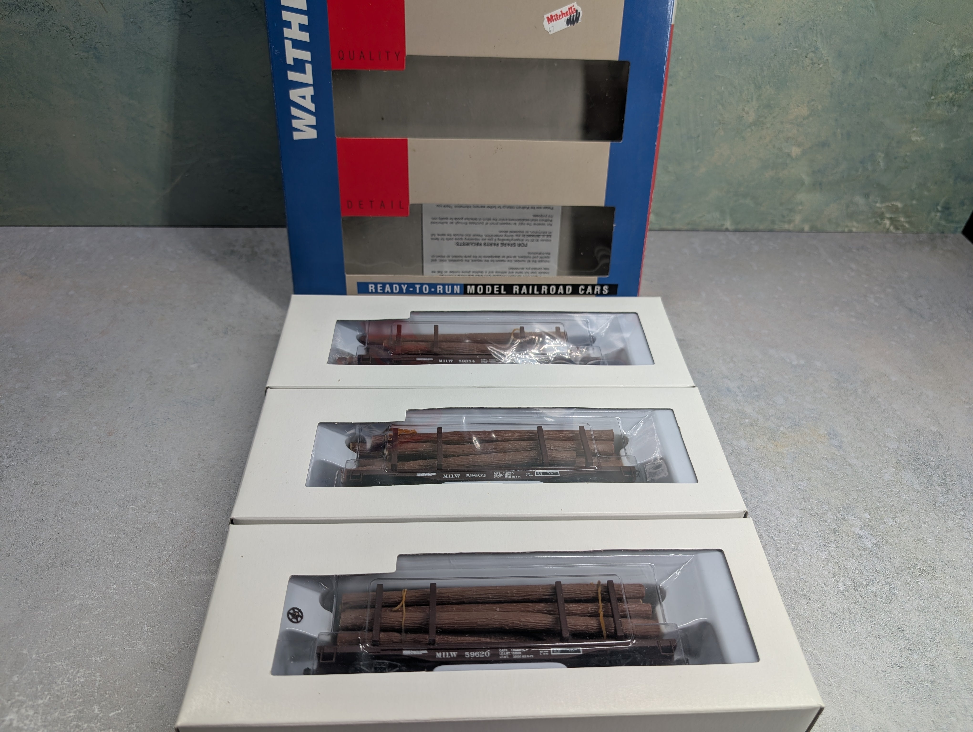 USED Walthers 932-34001 HO Scale 45' Logging Flat Cars w/ Logs Milwaukee Road (3 pcs)