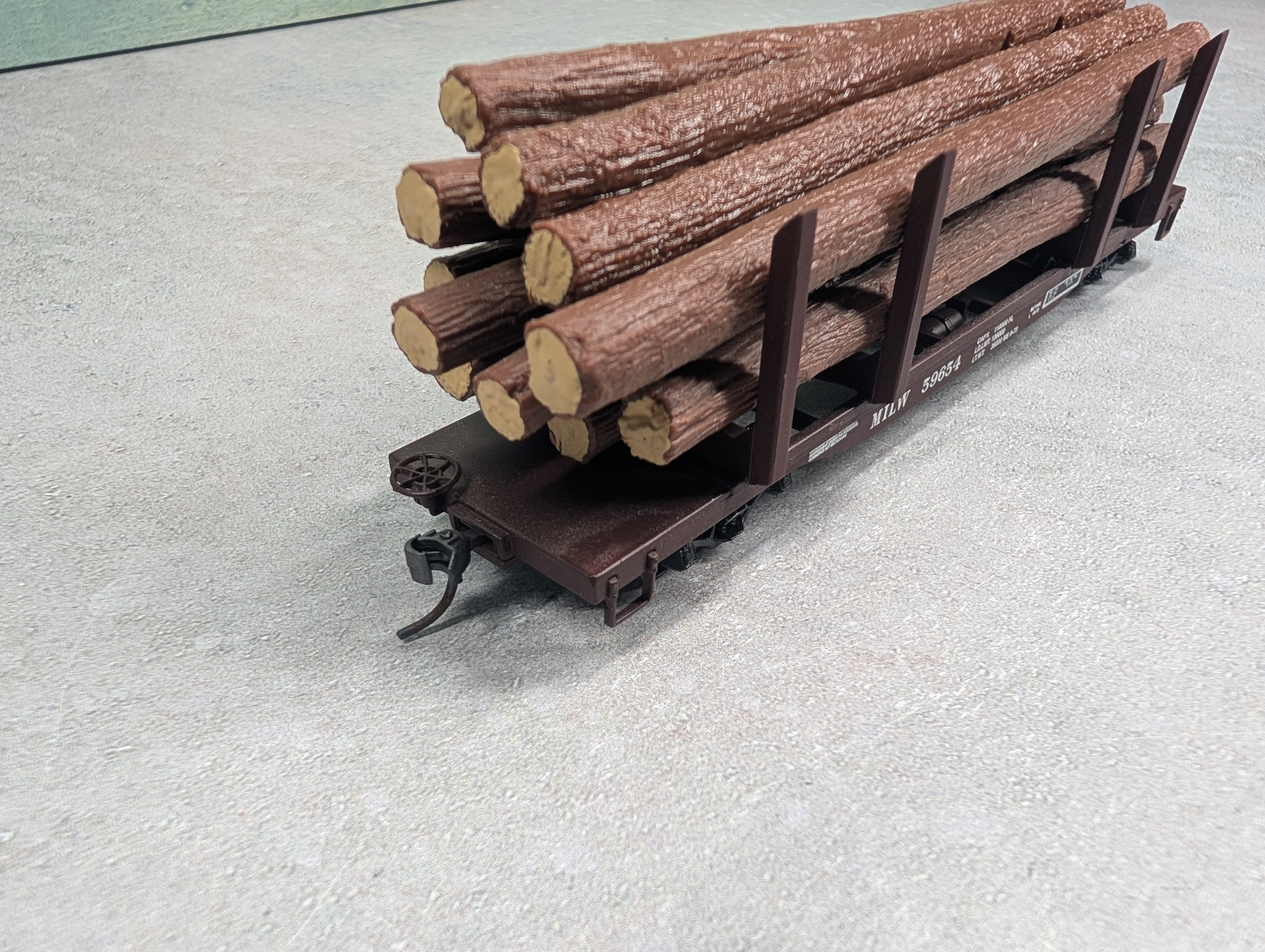 USED Walthers 932-34001 HO Scale 45' Logging Flat Cars w/ Logs Milwaukee Road (3 pcs)