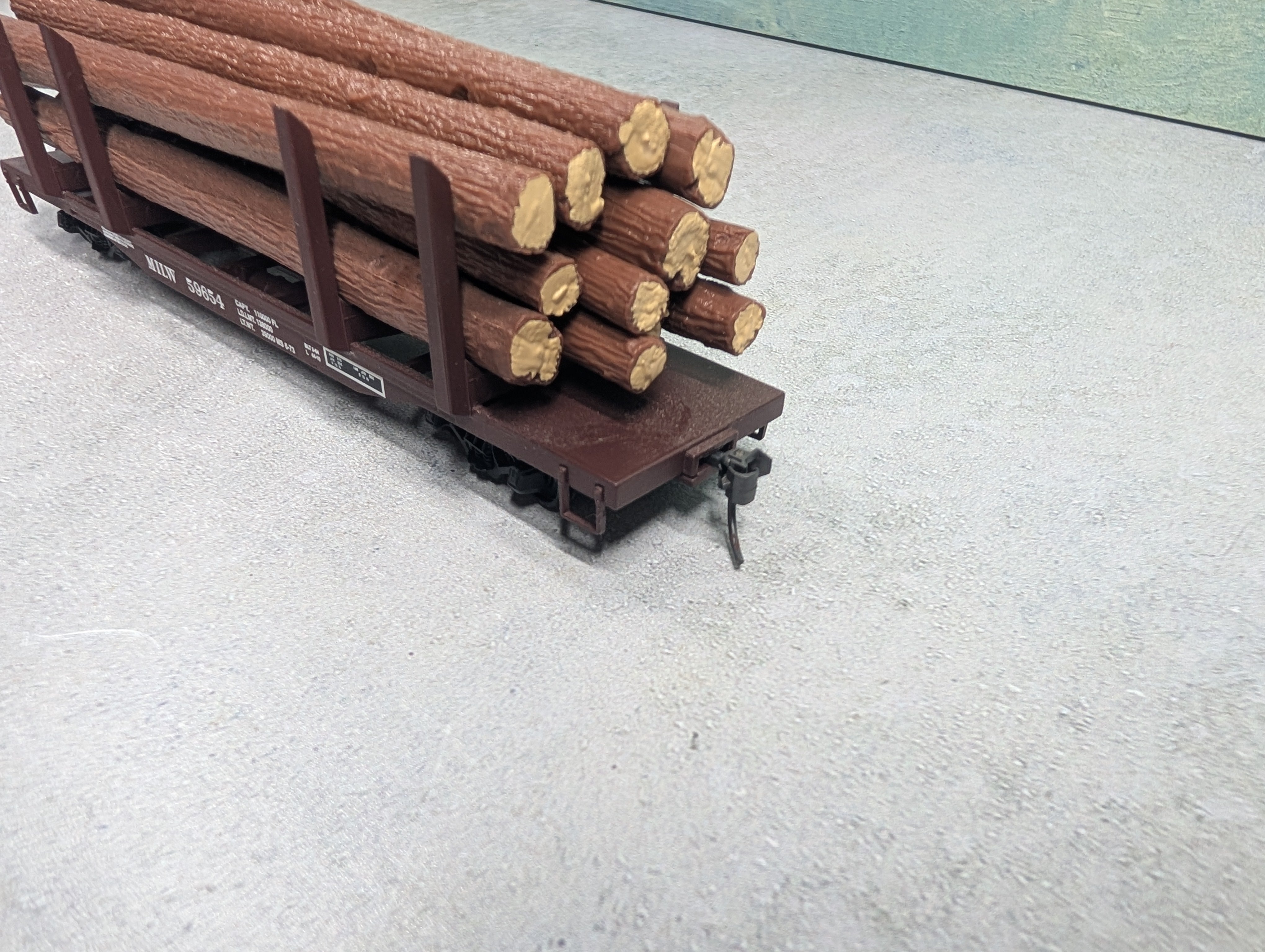 USED Walthers 932-34001 HO Scale 45' Logging Flat Cars w/ Logs Milwaukee Road (3 pcs)