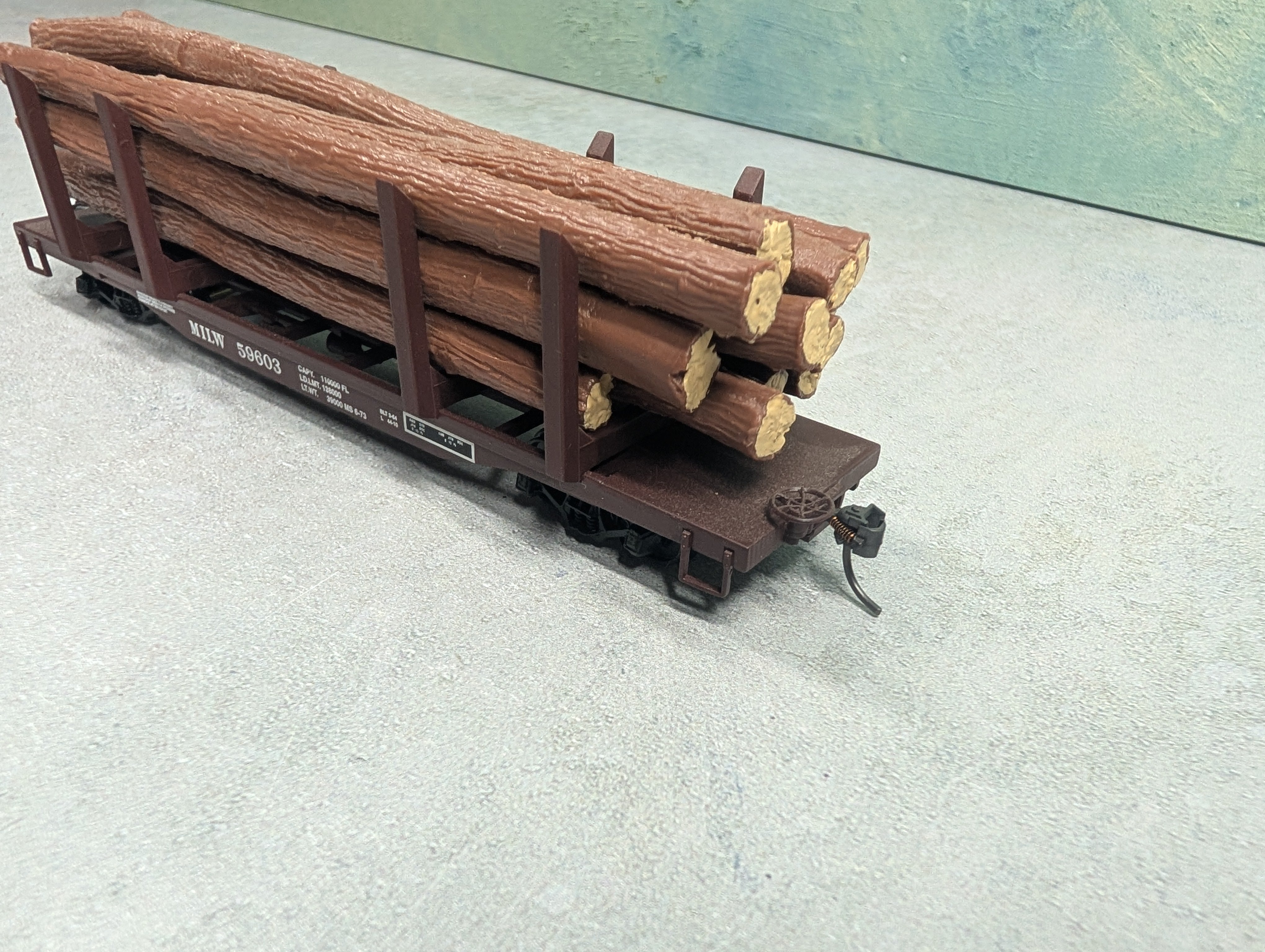 USED Walthers 932-34001 HO Scale 45' Logging Flat Cars w/ Logs Milwaukee Road (3 pcs)