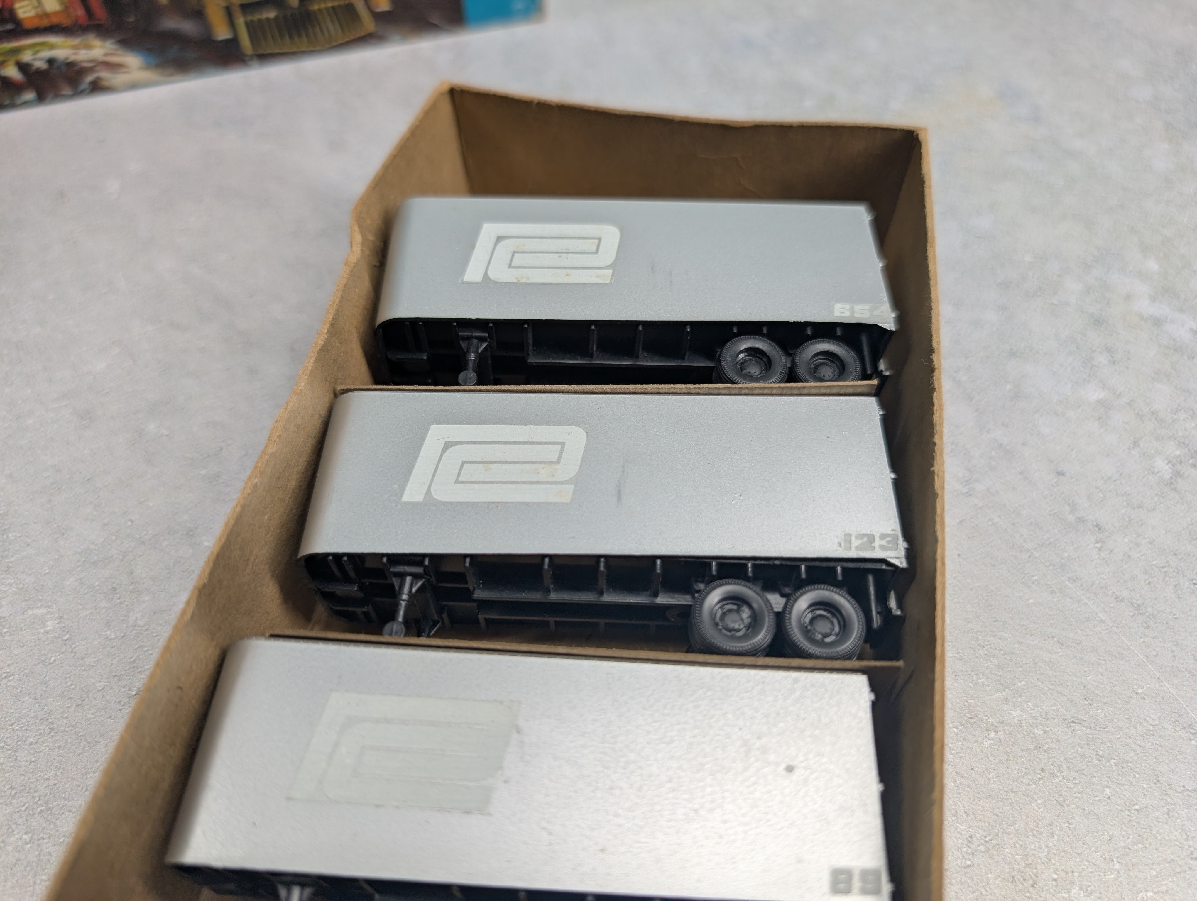 USED Athearn HO Scale 24' Piggyback Trailers Penn Central Custom w/ Decals (7 pcs)