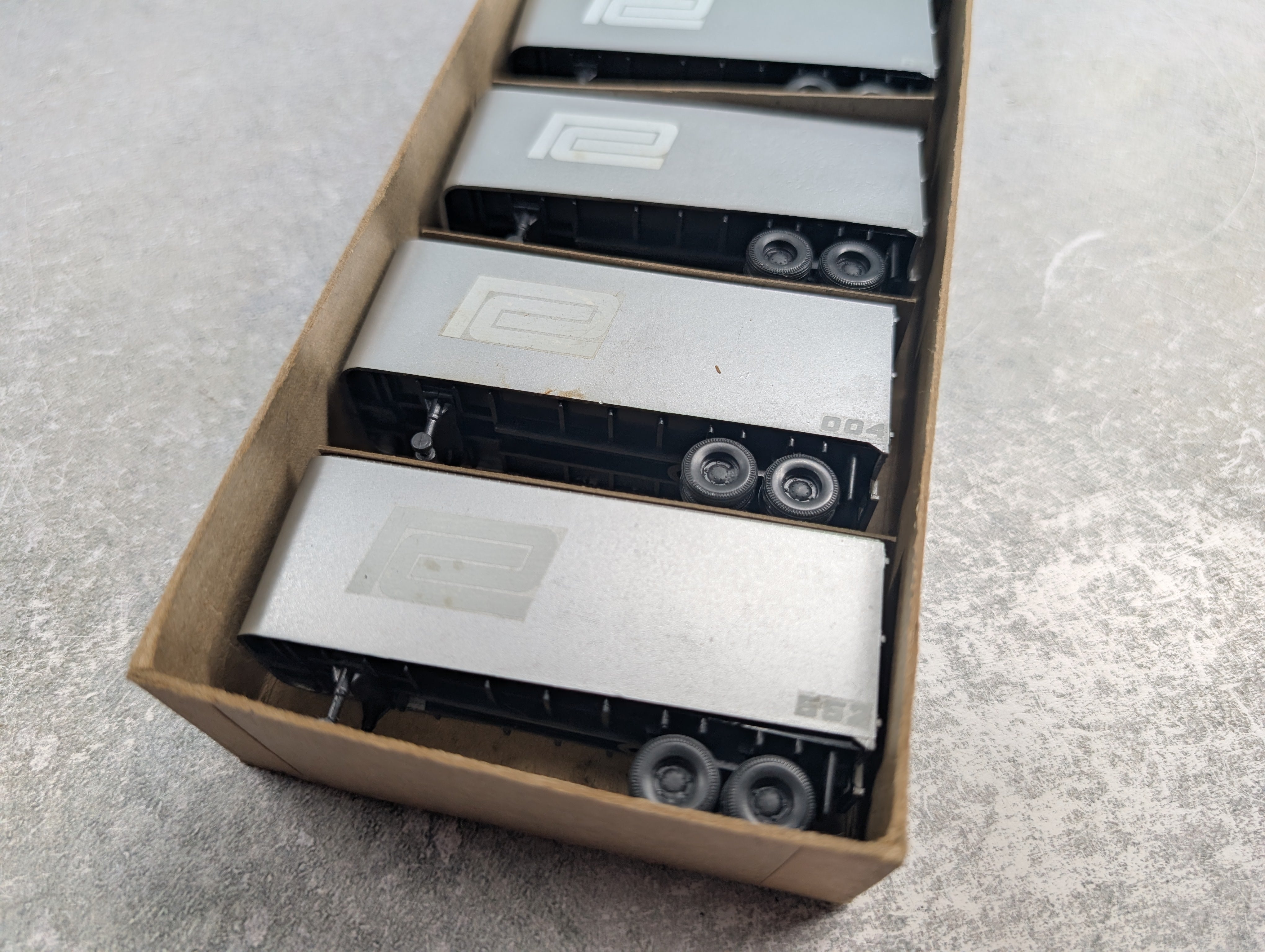 USED Athearn HO Scale 24' Piggyback Trailers Penn Central Custom w/ Decals (7 pcs)