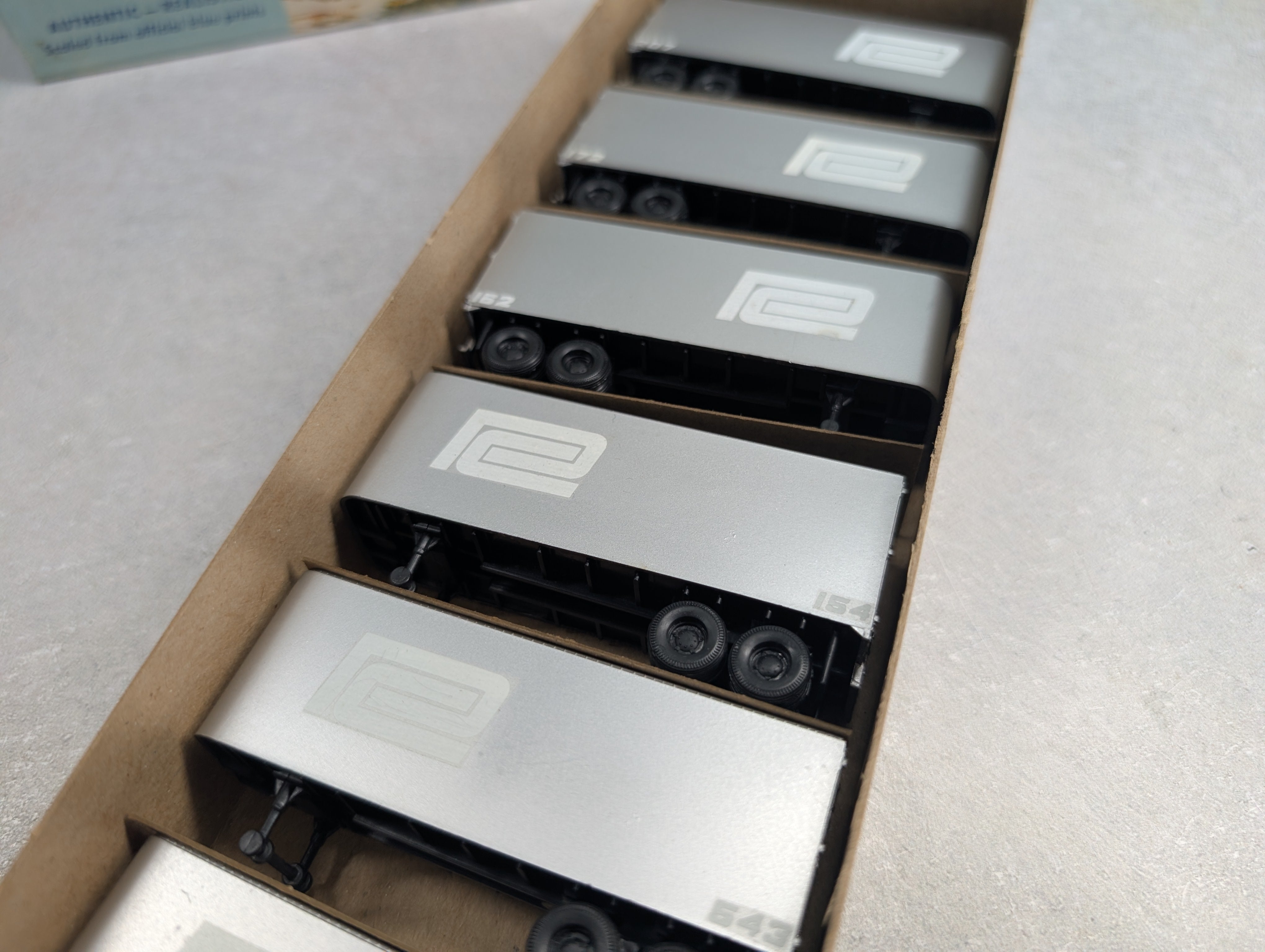 USED Athearn HO Scale 24' Piggyback Trailers Penn Central Custom w/ Decals (6 pcs)