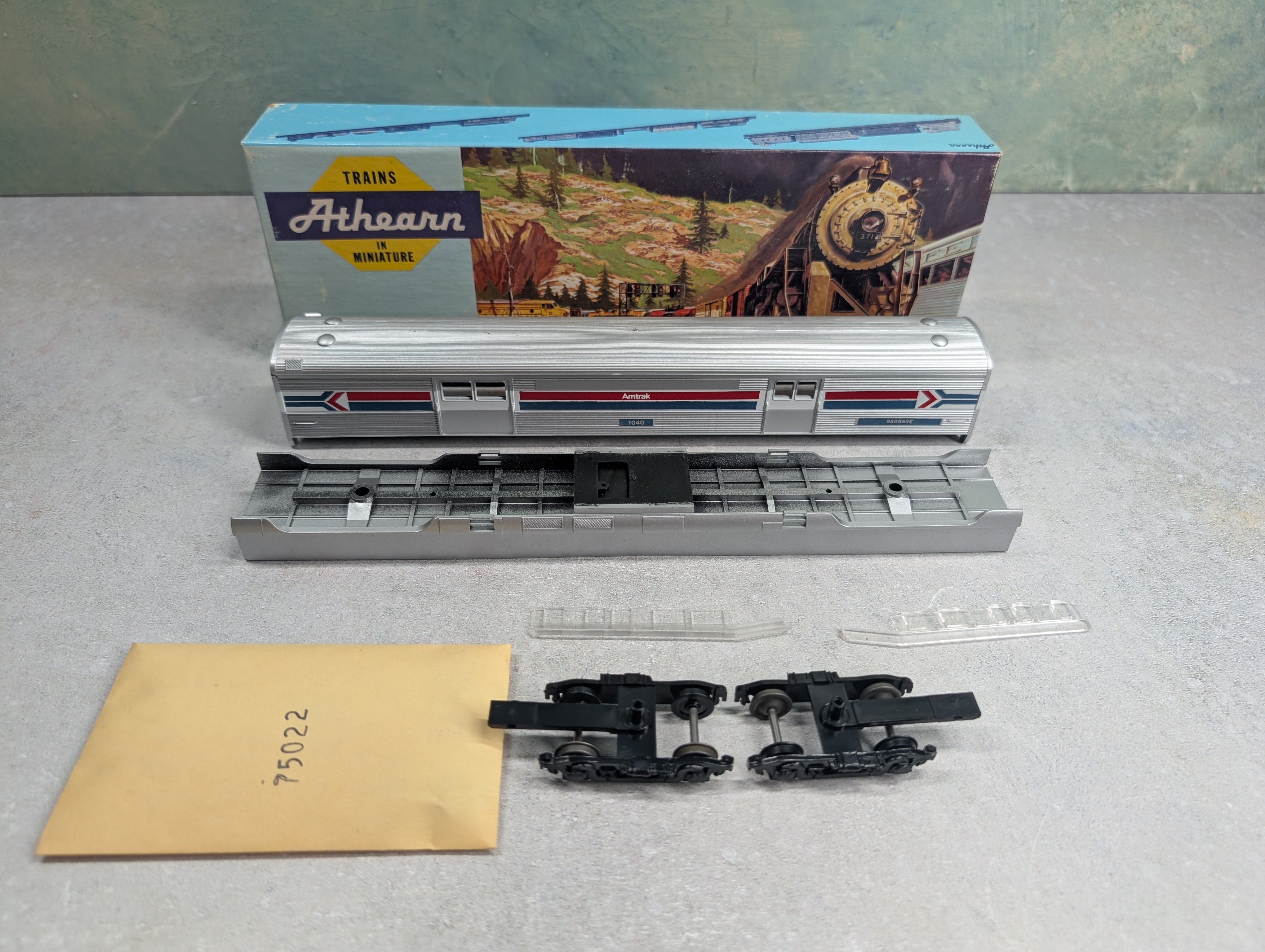 USED Athearn 1789 HO Scale SL Baggage Passenger Car Amtrak #1040 KIT