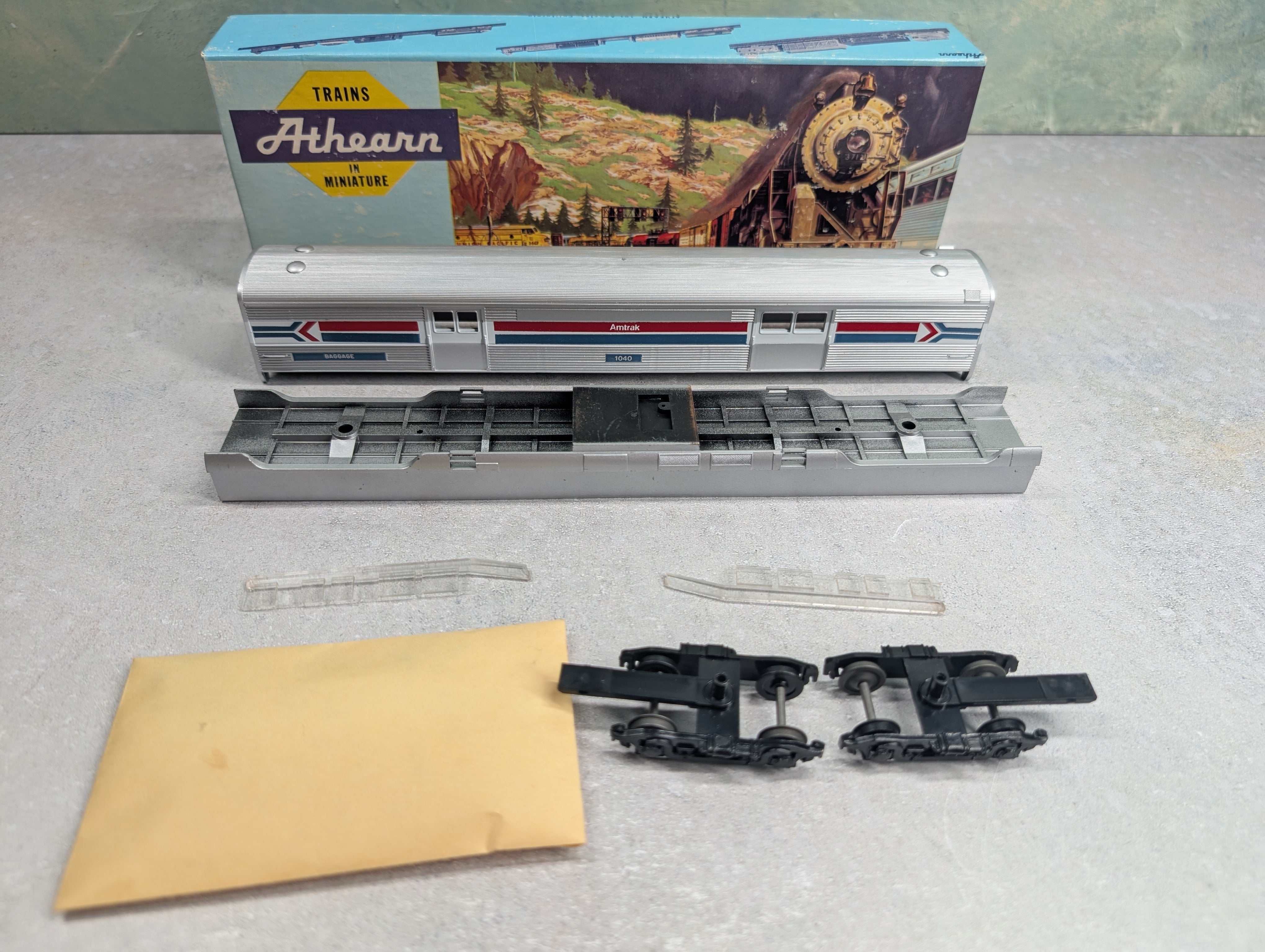 USED Athearn 1789 HO Scale SL Baggage Passenger Car Amtrak #1040 KIT