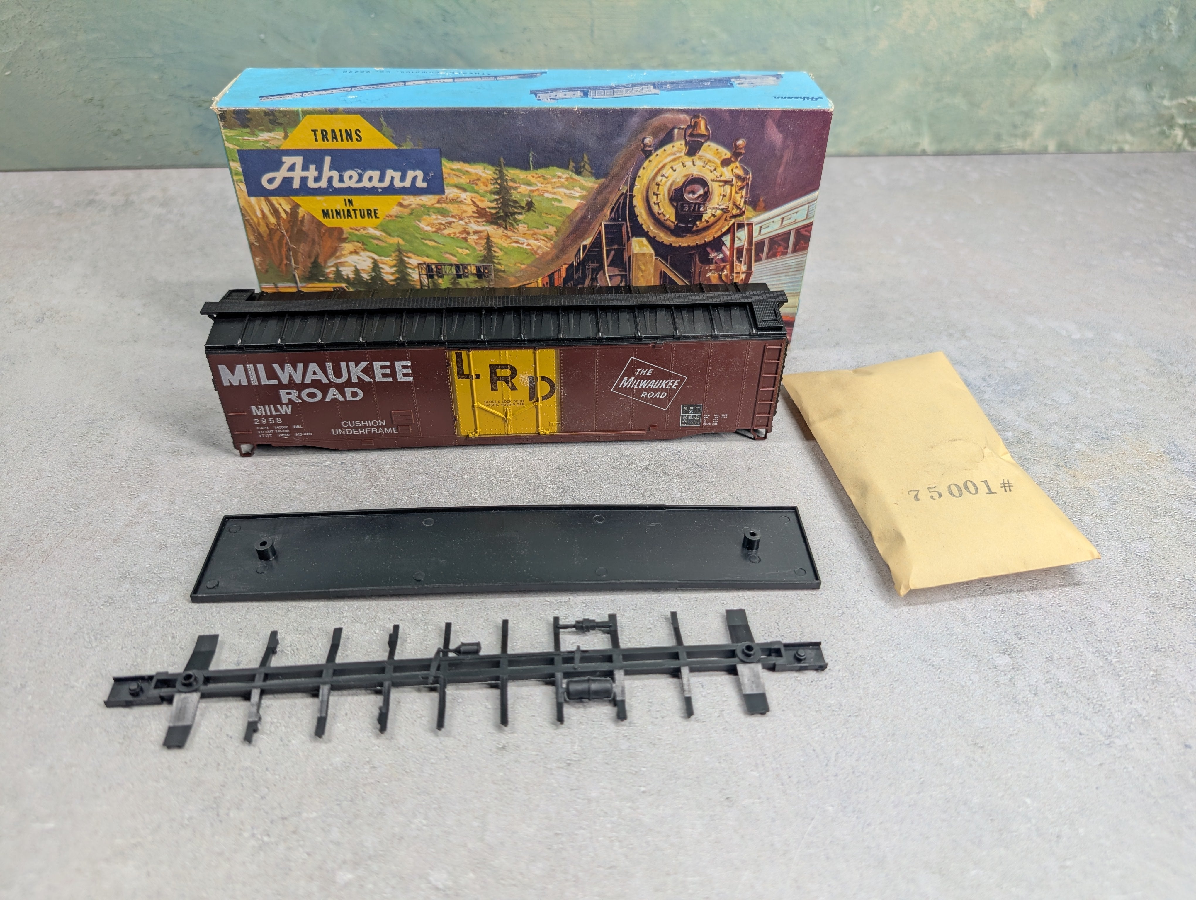 USED Athearn HO Scale 50' PD Box Car Milwaukee Road MILW #2958 BlackHawk Models KIT