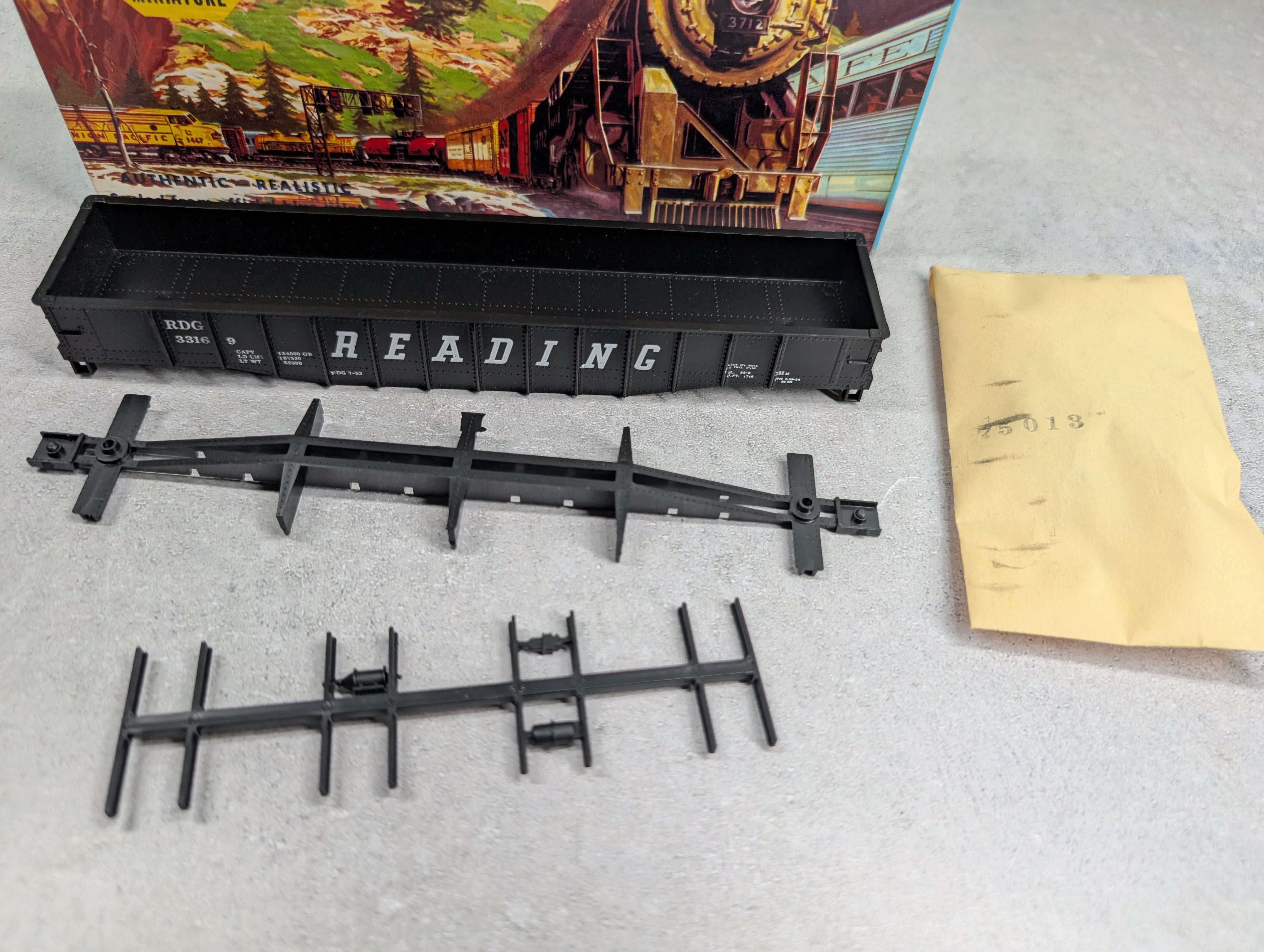 USED Athearn #1327 HO Scale 50' Gondola Reading RDG #33169 Bev-Bel KIT
