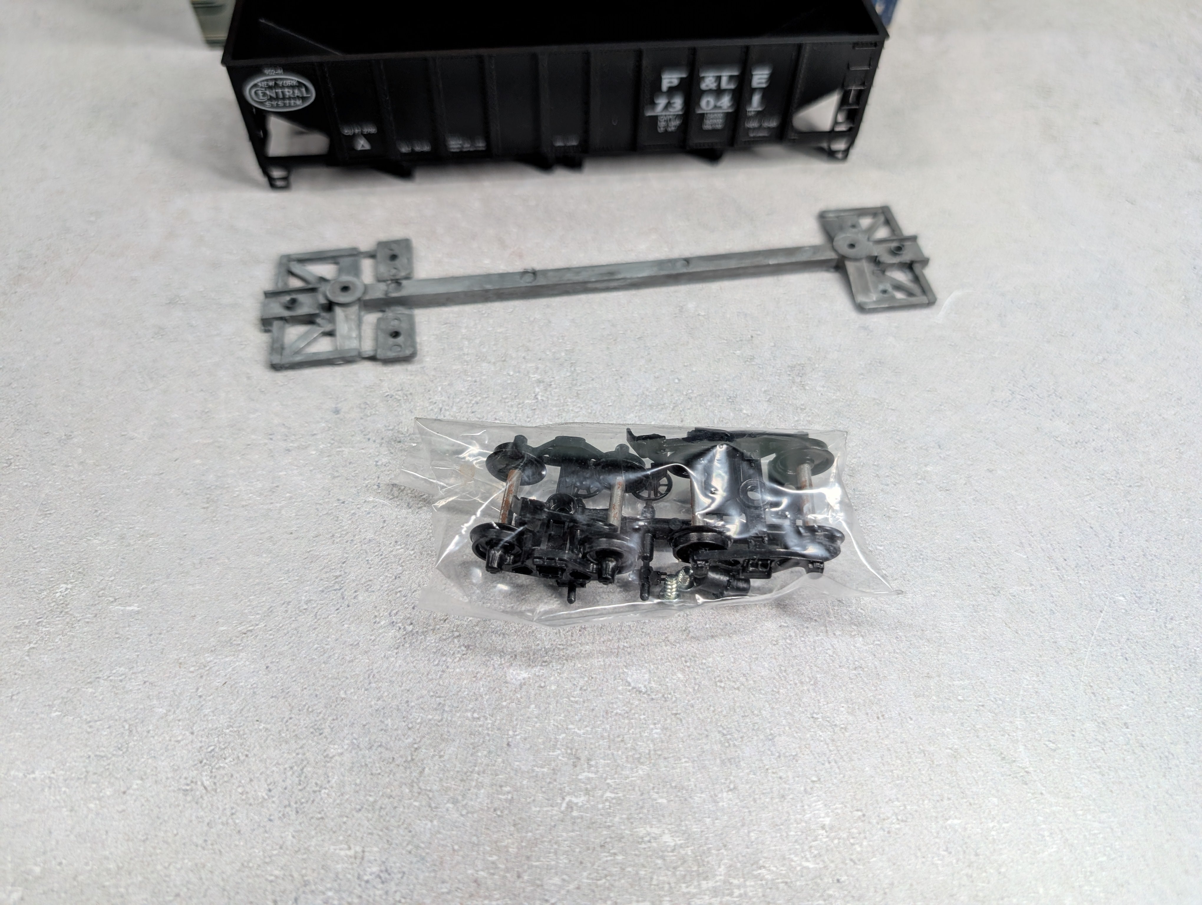 USED Roundhouse 1562 HO Scale Ballast Car Rib-Side Pittsburgh & Lake Erie P&LE #73041 KIT