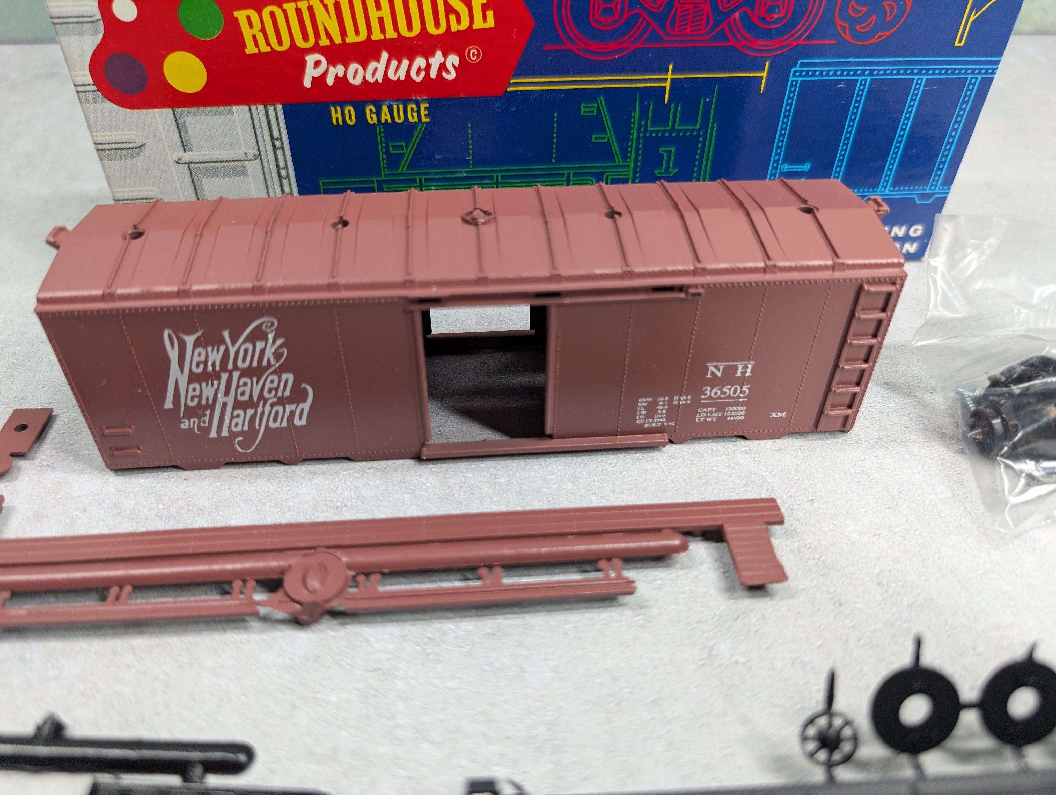 USED Roundhouse 7742 HO Scale 40' Box Car New Haven NH #36505 KIT