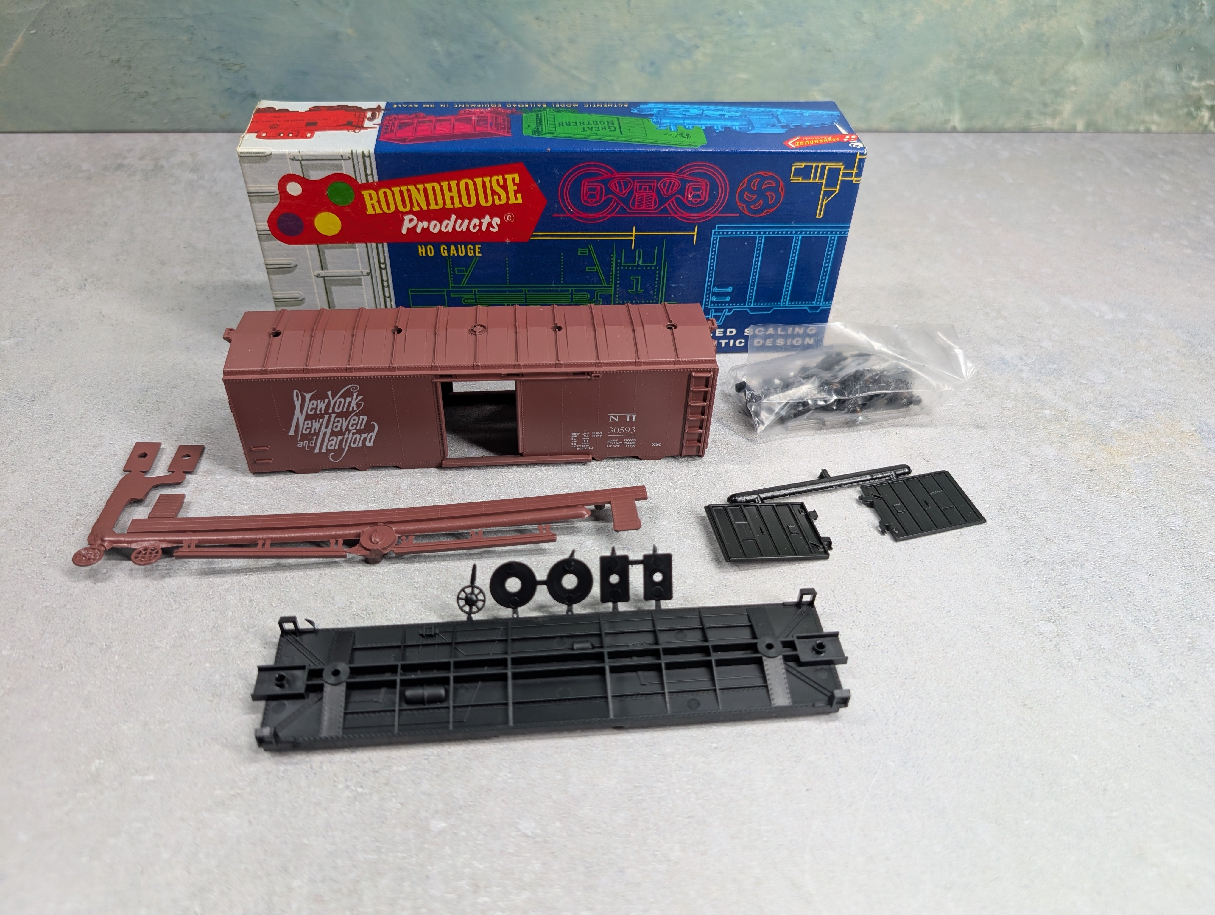 USED Roundhouse 7742 HO Scale 40' Box Car New Haven NH #30593 KIT