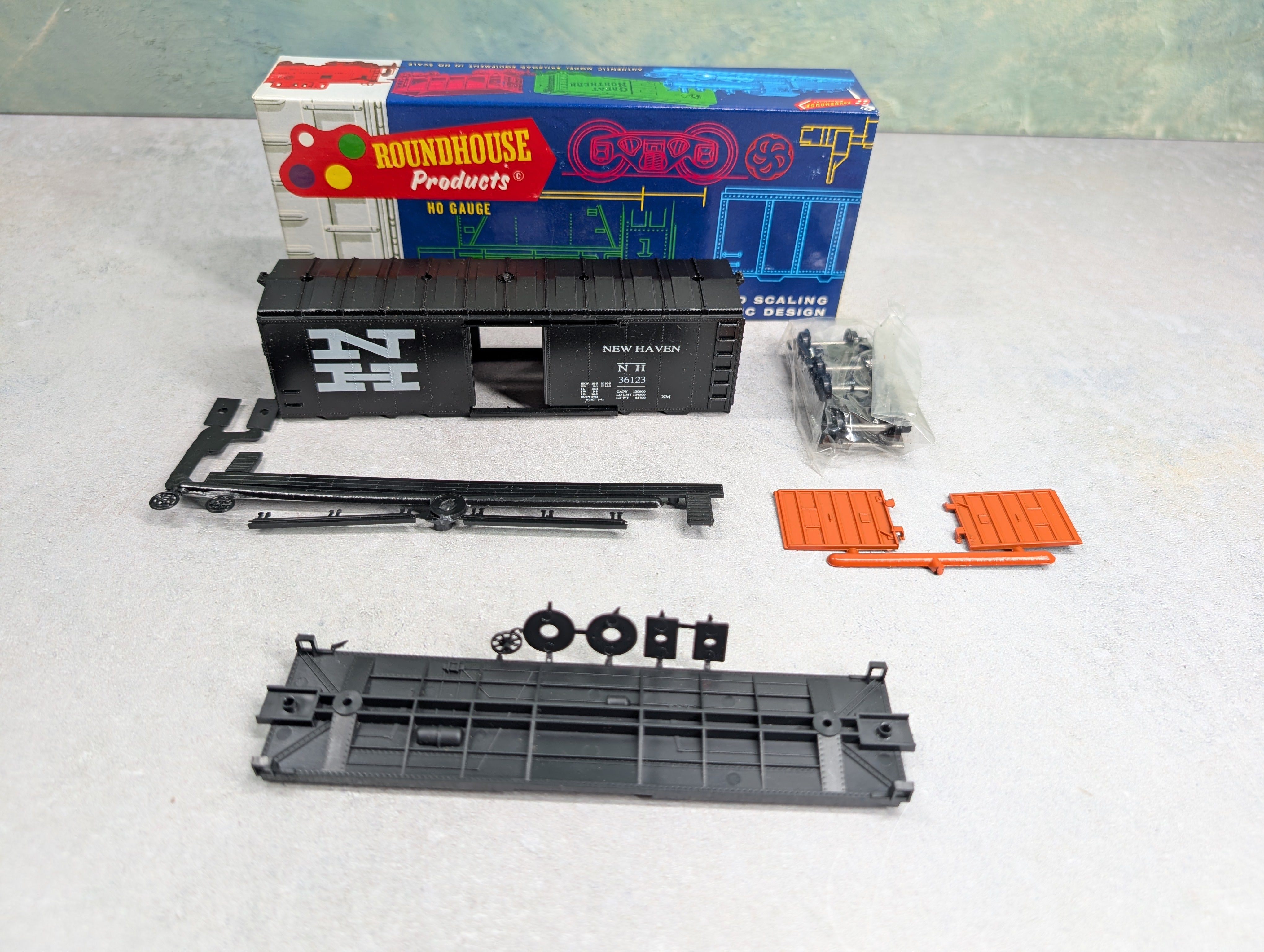 USED Roundhouse 7743 HO Scale 40' Box Car New Haven NH #36123 KIT