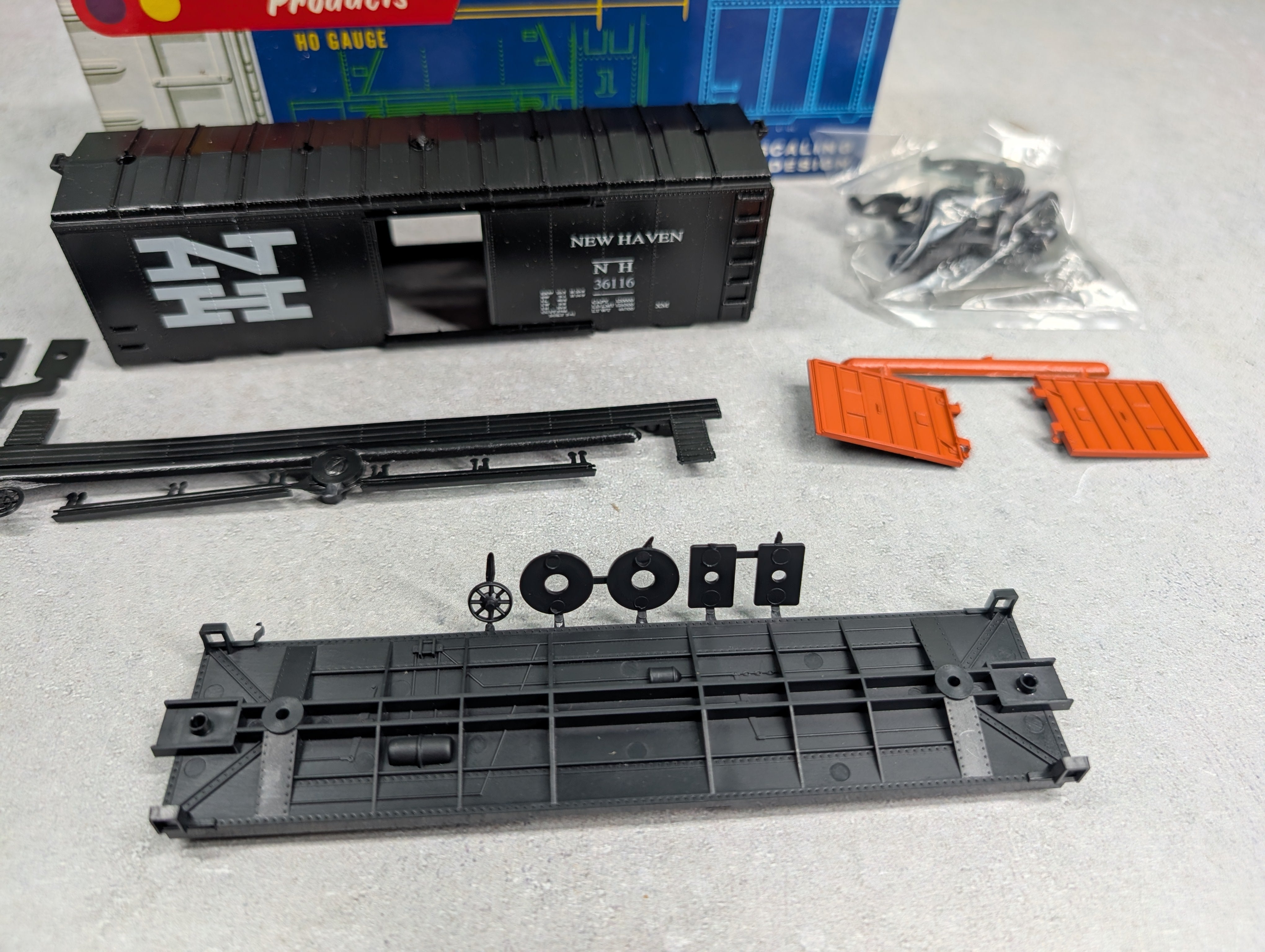 USED Roundhouse 7743 HO Scale 40' Box Car New Haven NH #36116 KIT