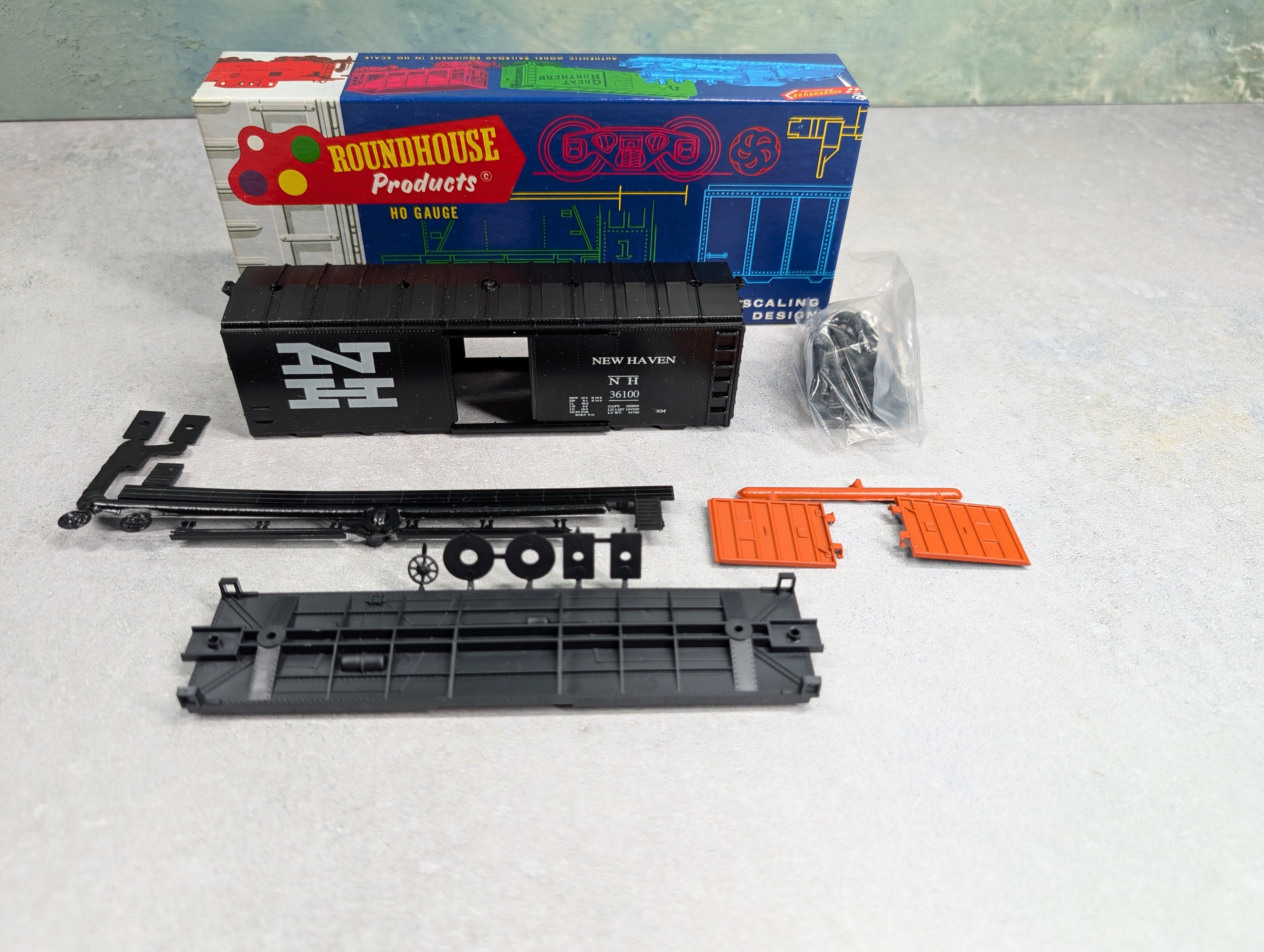 USED Roundhouse 7743 HO Scale 40' Box Car New Haven NH #36100 KIT