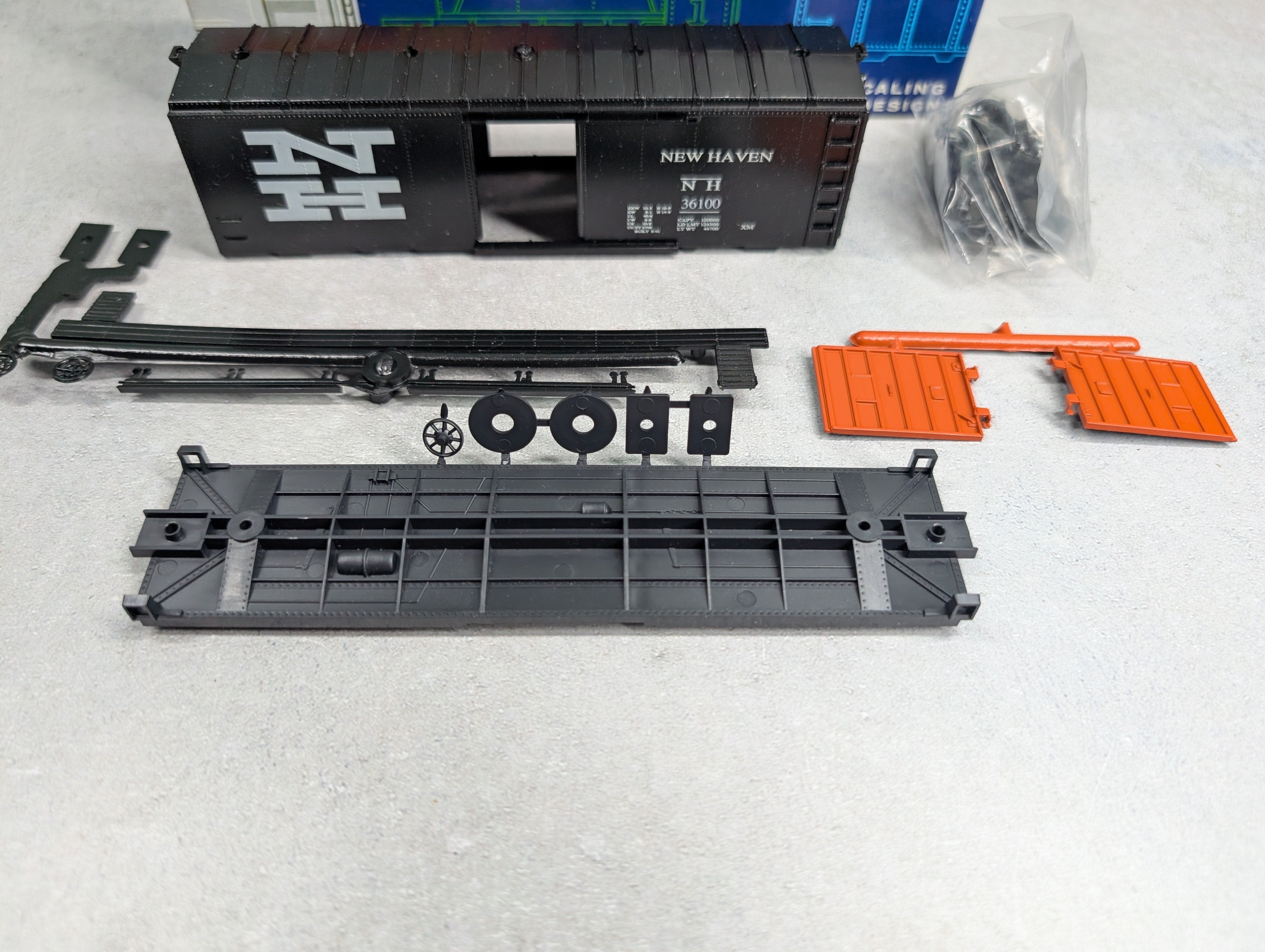 USED Roundhouse 7743 HO Scale 40' Box Car New Haven NH #36100 KIT