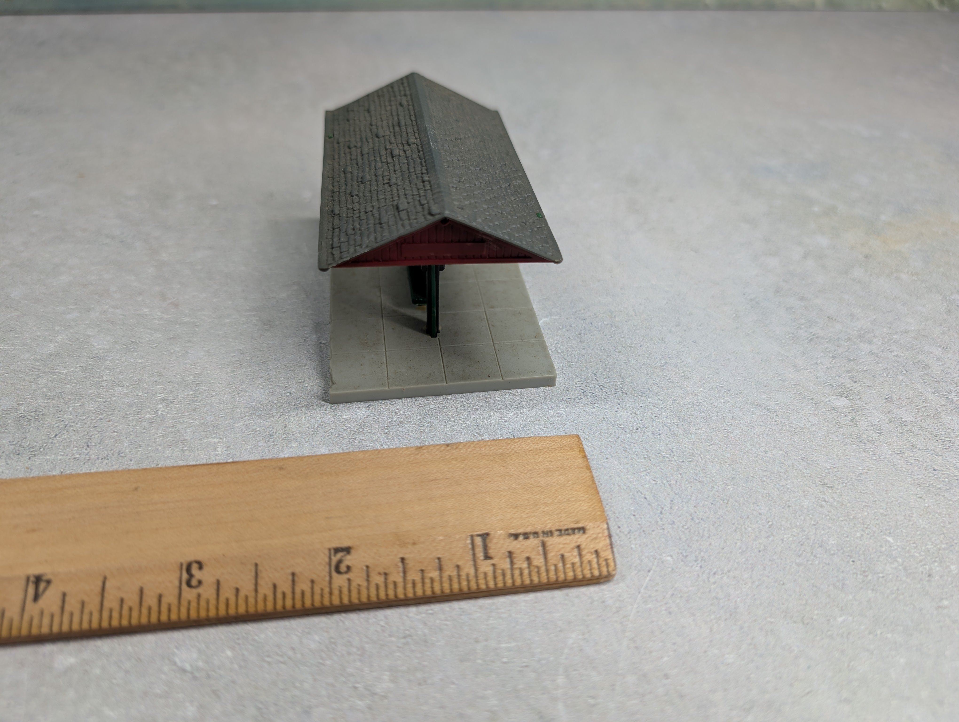 USED HO Scale Passenger Station Platform