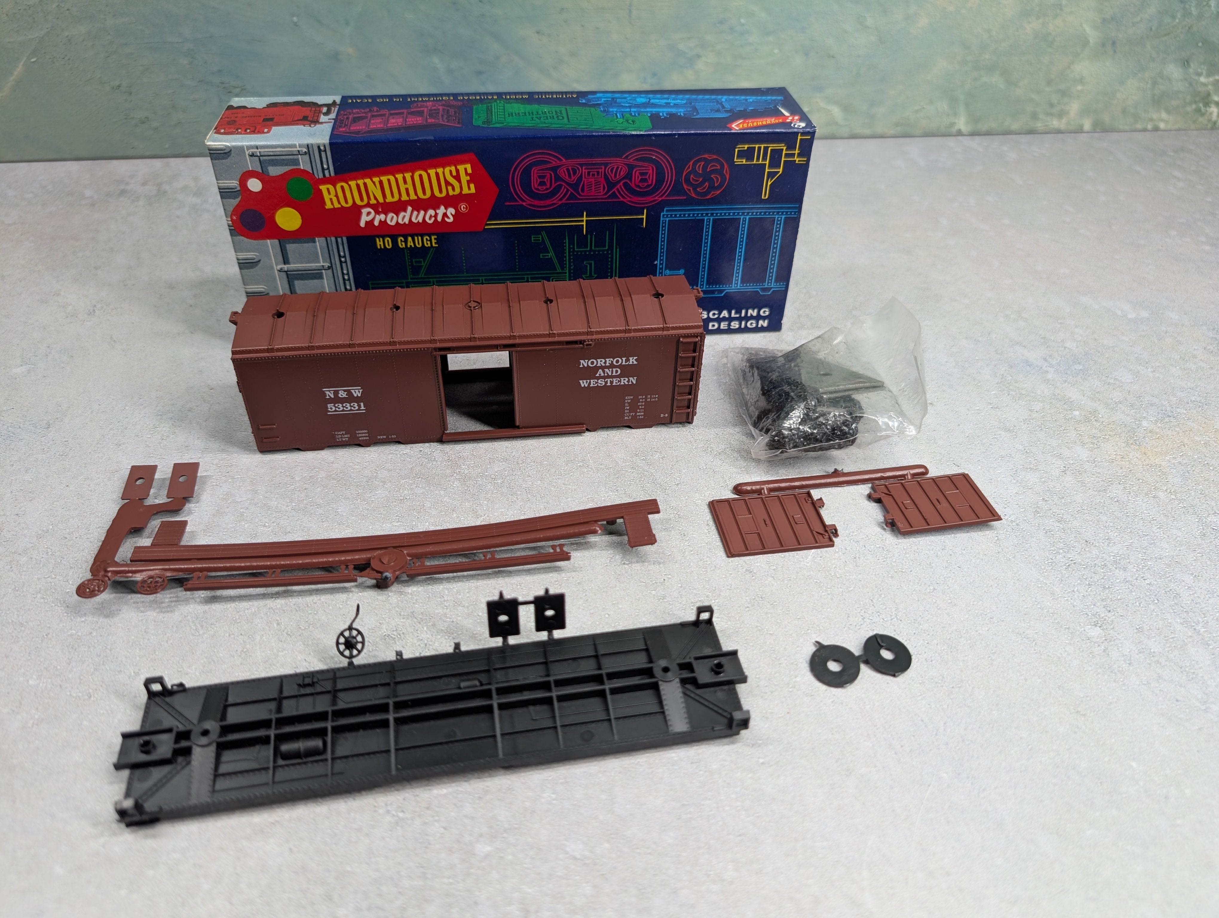 USED Roundhouse 3234 HO Scale 40' AAR Box Car Norfolk & Western N&W #53331 KIT