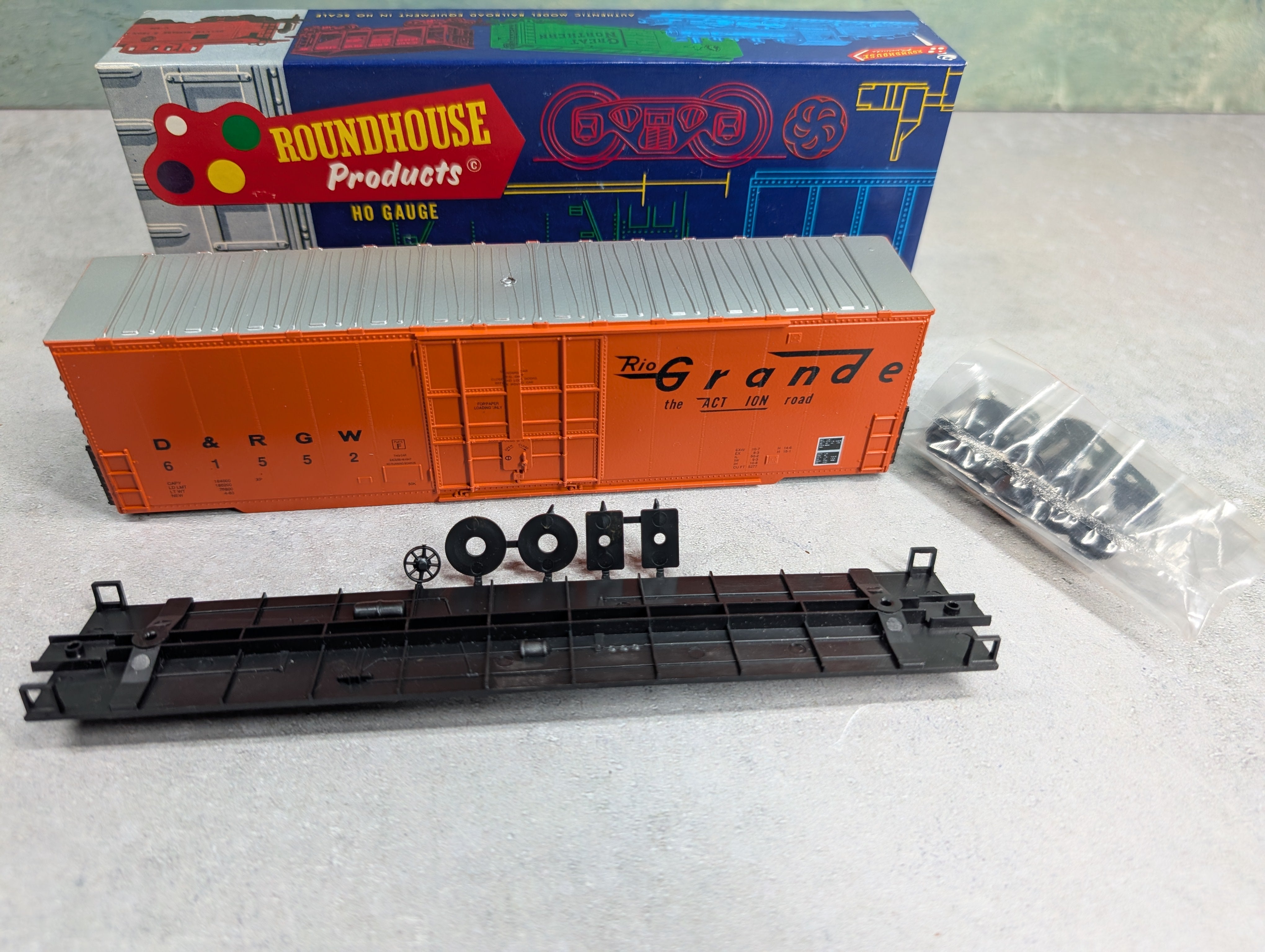 USED Roundhouse 3227 HO Scale 50' Hi-Cube Box Car Rio Grande D&RGW #61552 KIT