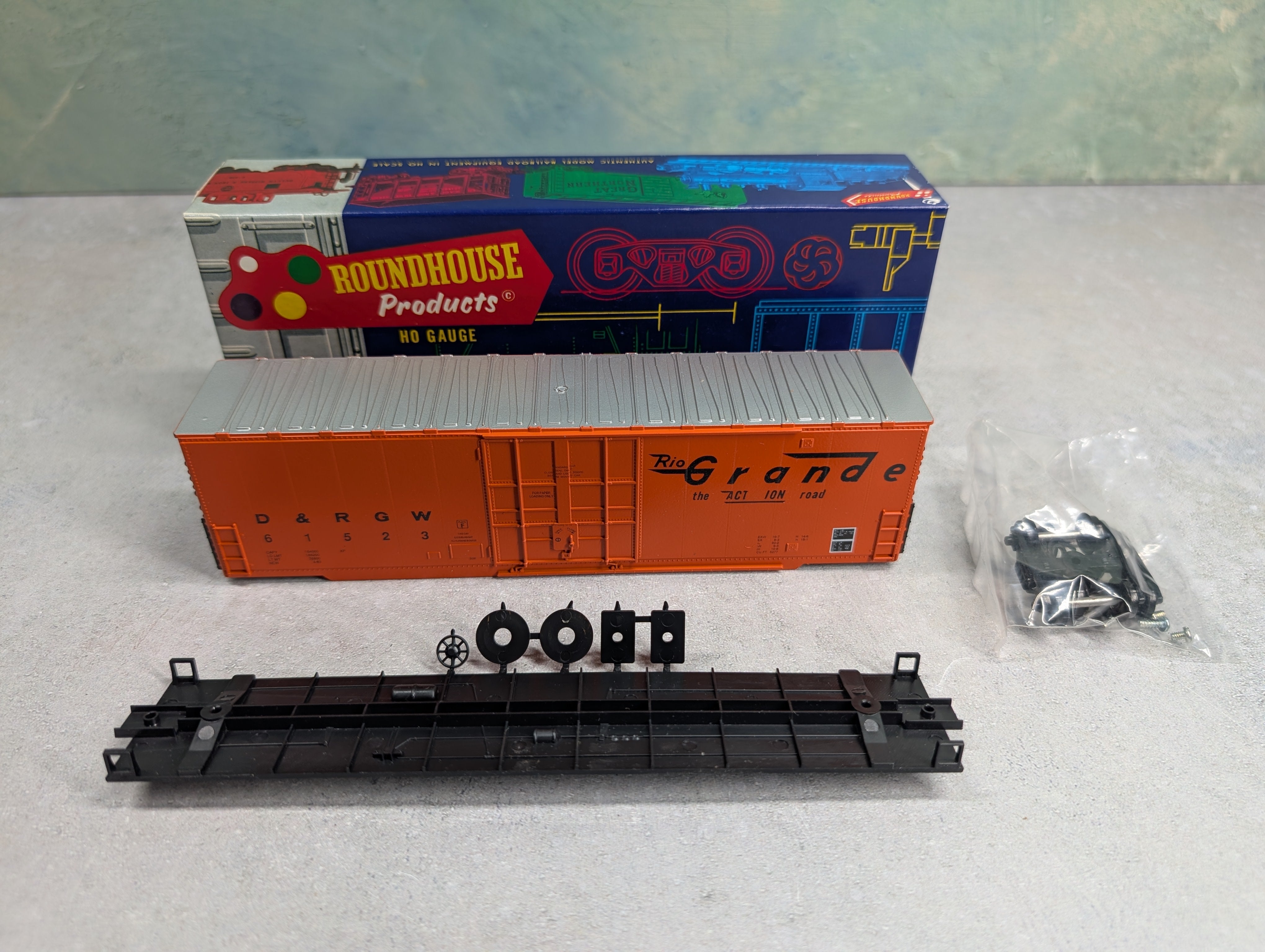 USED Roundhouse 3227 HO Scale 50' Hi-Cube Box Car Rio Grande D&RGW #61523 KIT
