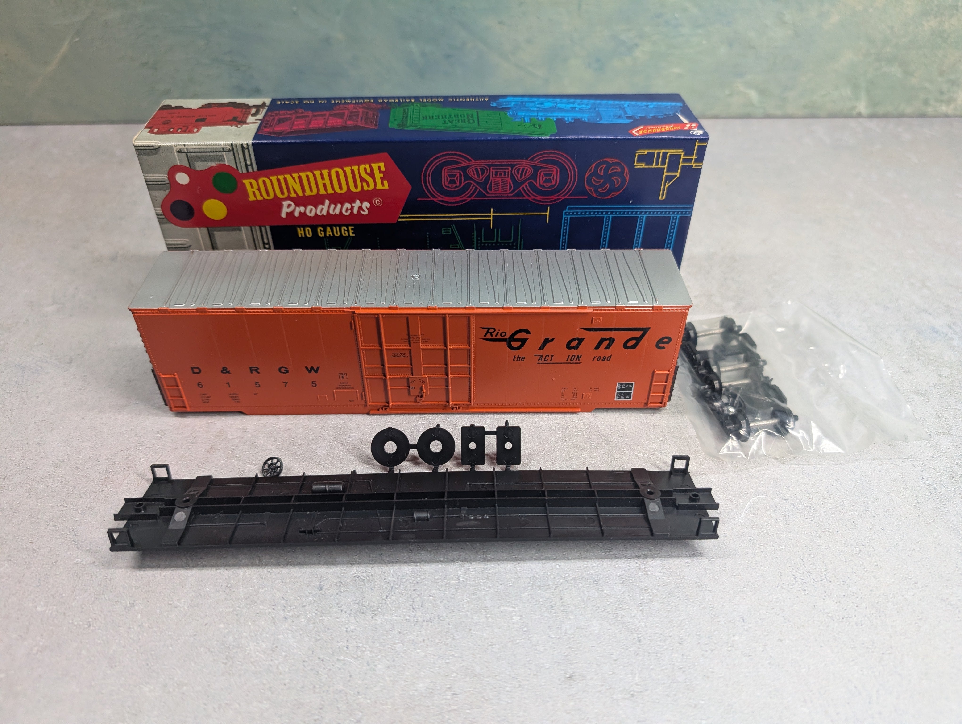 USED Roundhouse 3227 HO Scale 50' Hi-Cube Box Car Rio Grande D&RGW #61575 KIT