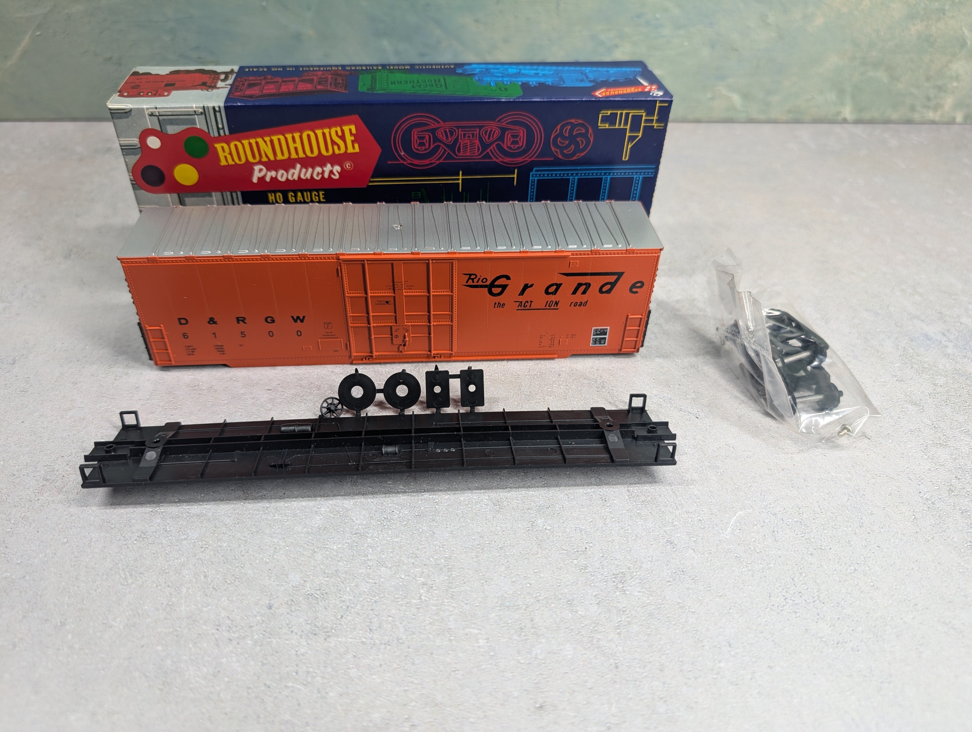 USED Roundhouse 3227 HO Scale 50' Hi-Cube Box Car Rio Grande D&RGW #61500 KIT
