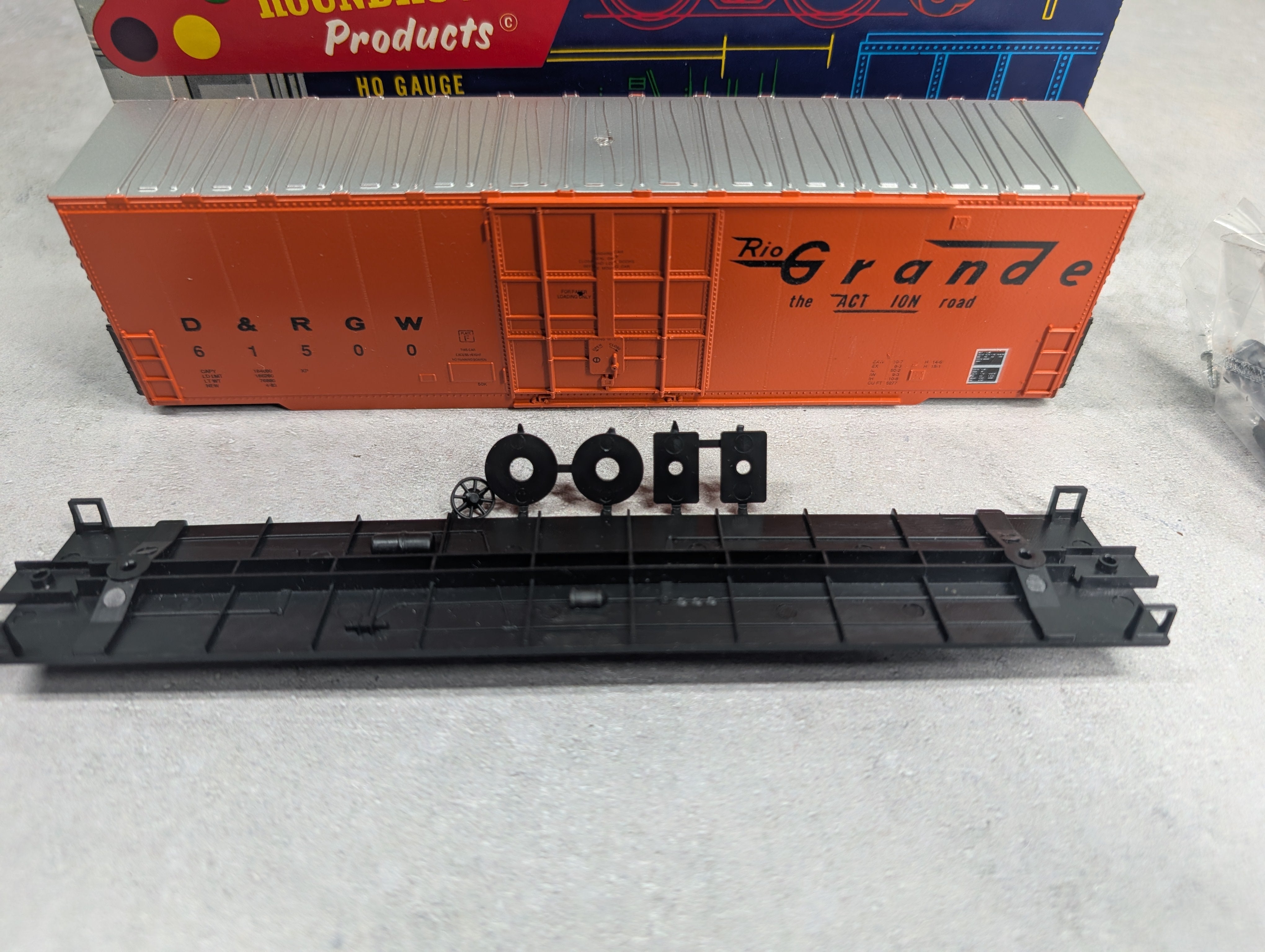 USED Roundhouse 3227 HO Scale 50' Hi-Cube Box Car Rio Grande D&RGW #61500 KIT