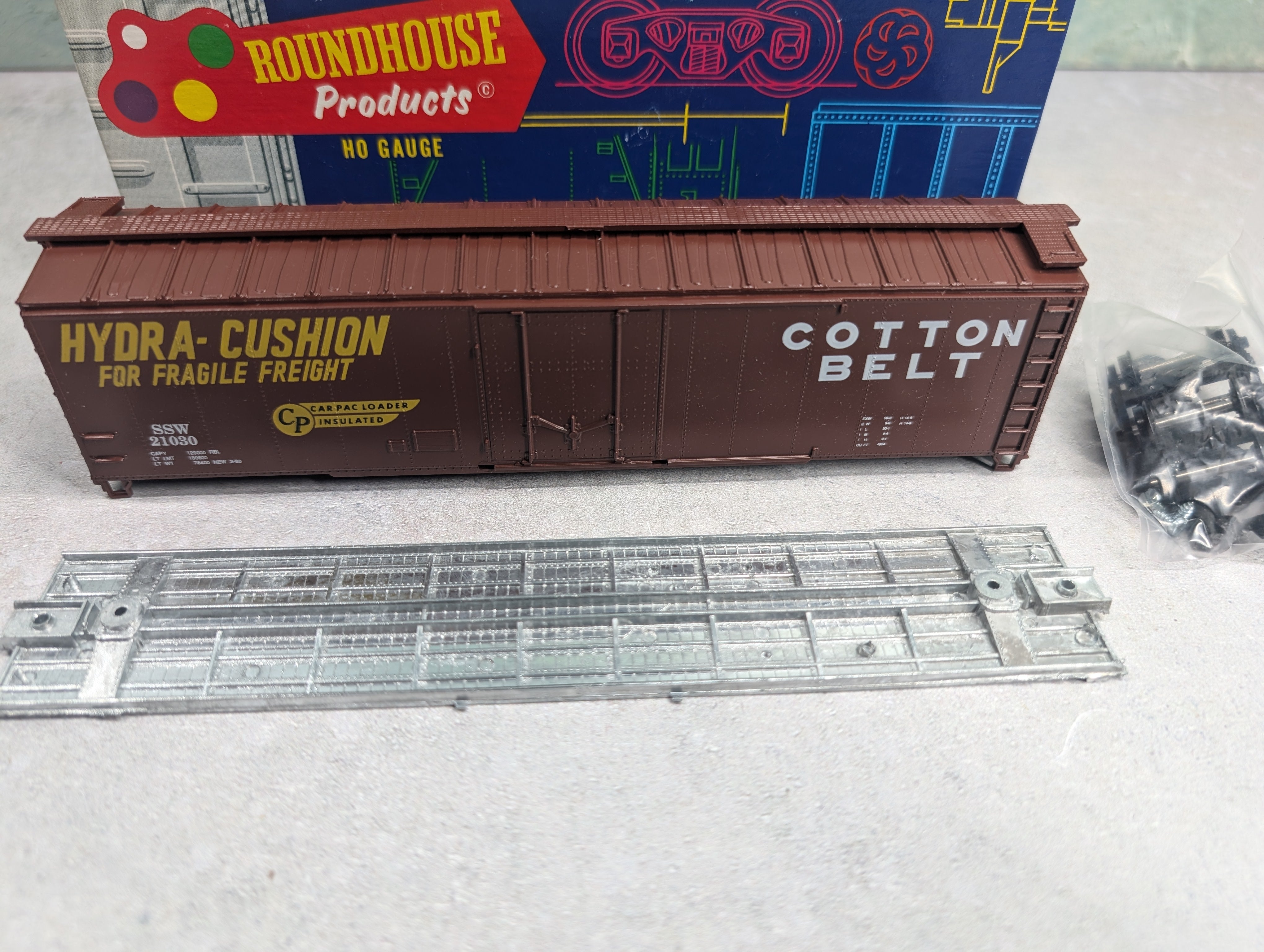 USED Roundhouse 7731 HO Scale 50' Plug Door Box Car Cotton Belt SSW #21030 KIT