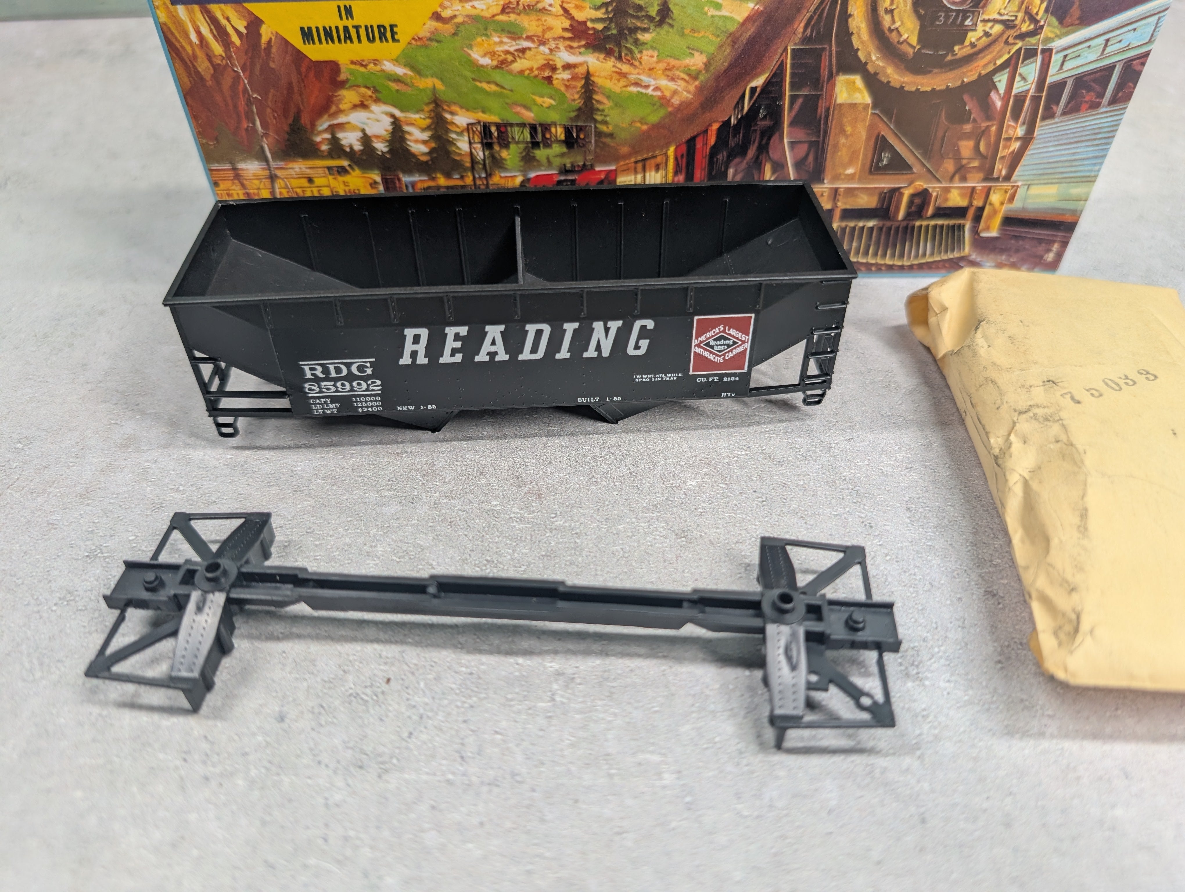 USED Athearn HO Scale 34' 2-Bay Flat-End Hopper Reading RDG #85992 Bev-Bel KIT