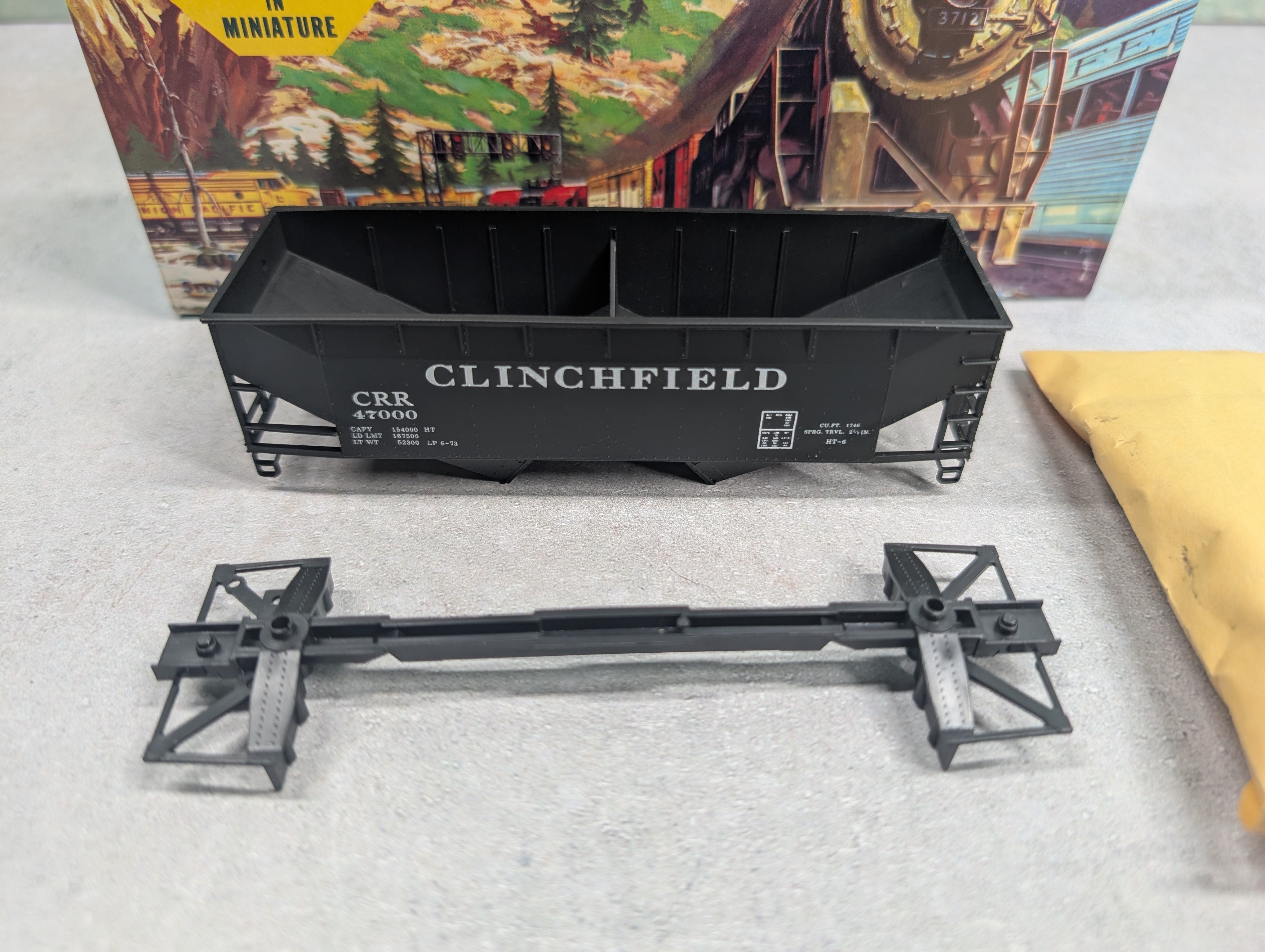 USED Athearn HO Scale 34' 2-Bay Flat-End Hopper Clinchfield CRR #47000 Bev-Bel KIT