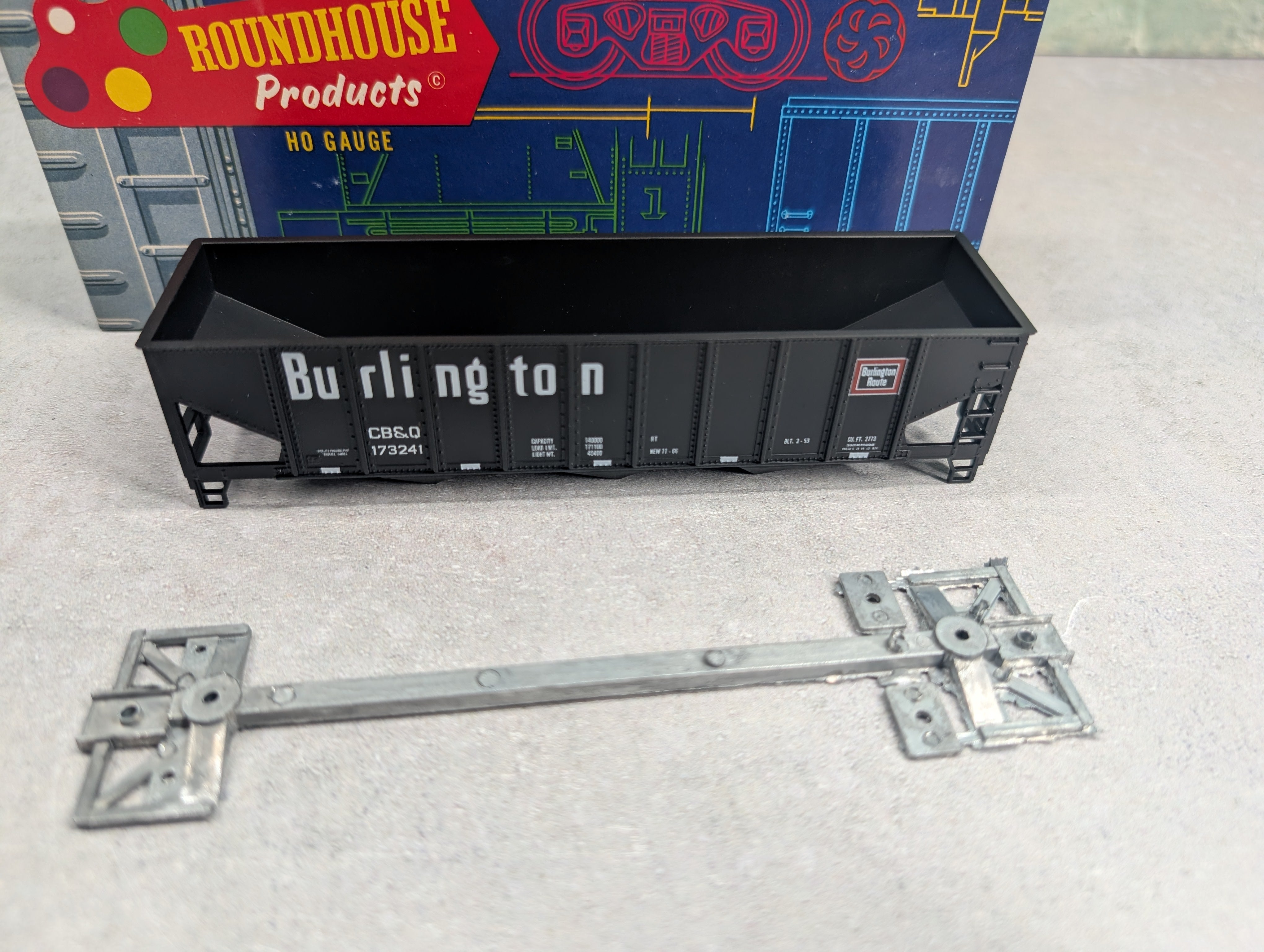 USED Roundhouse 1541 HO Scale 40' 3-Bay Rib Hopper Burlington CB&Q #173241 KIT
