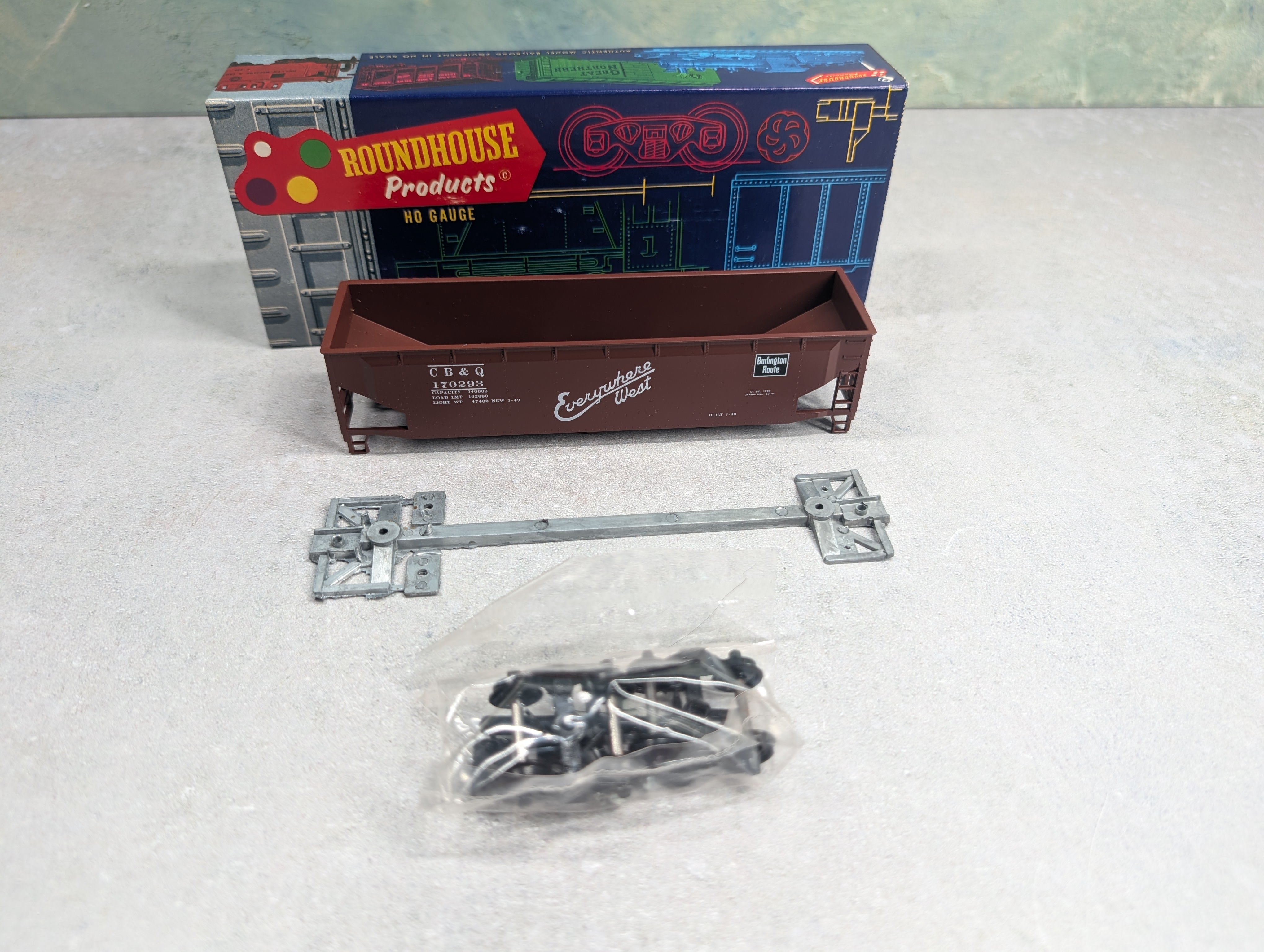 USED Roundhouse 1621 HO Scale 40' 3-Bay Offset Hopper Burlington CB&Q #170293 KIT