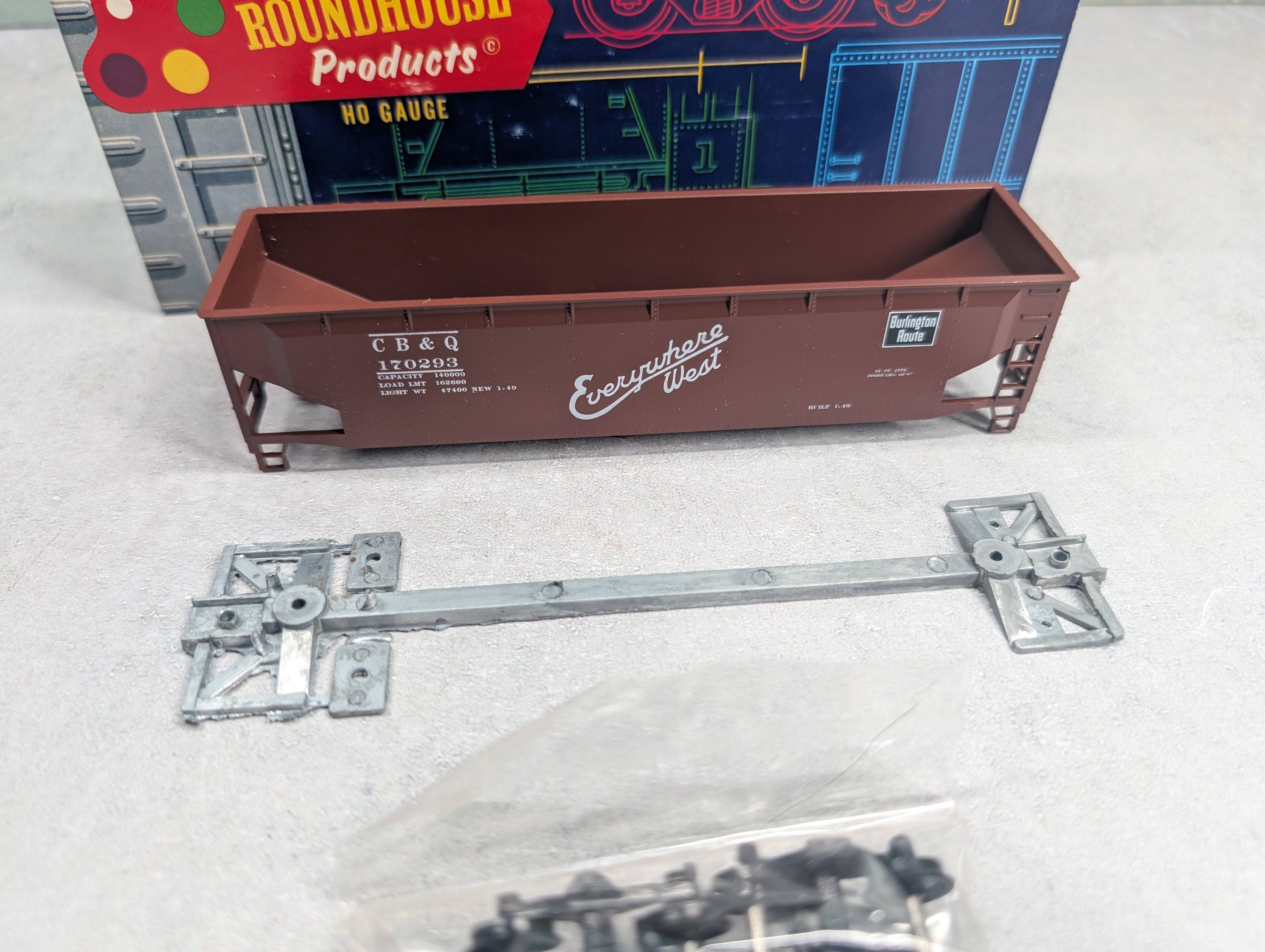 USED Roundhouse 1621 HO Scale 40' 3-Bay Offset Hopper Burlington CB&Q #170293 KIT