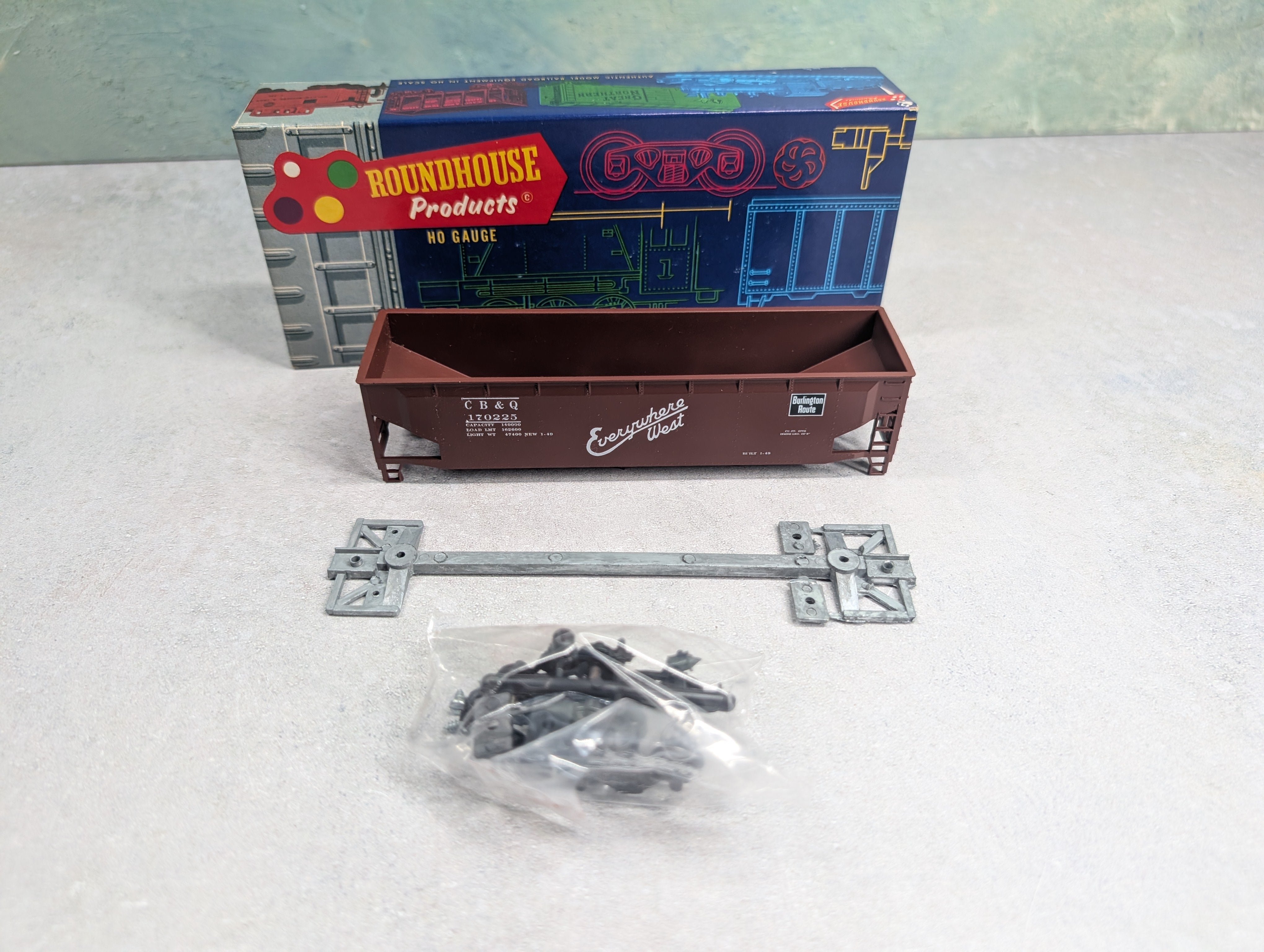 USED Roundhouse 1621 HO Scale 40' 3-Bay Offset Hopper Burlington CB&Q #170225 KIT