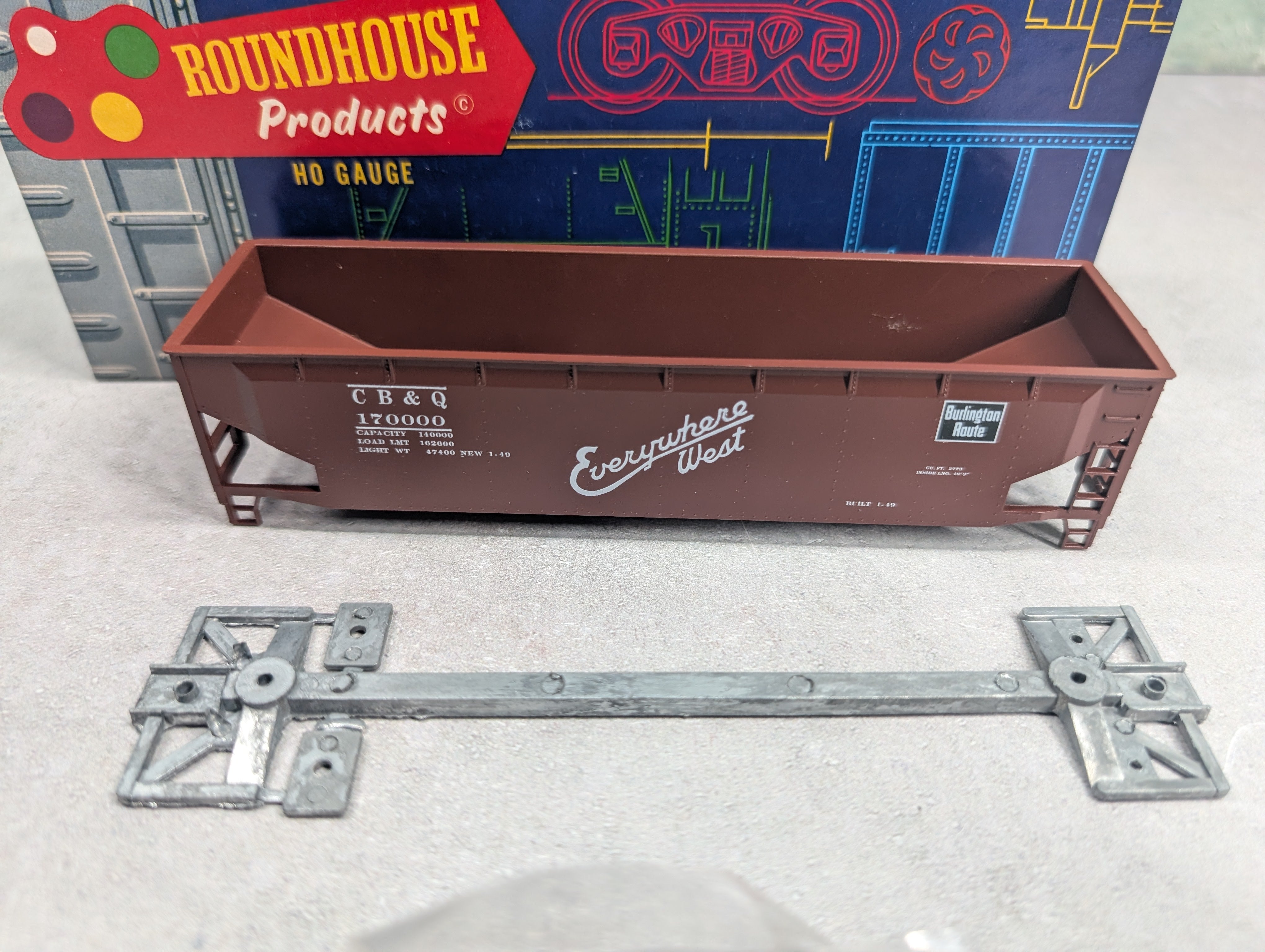 USED Roundhouse 1621 HO Scale 40' 3-Bay Offset Hopper Burlington CB&Q #170000 KIT