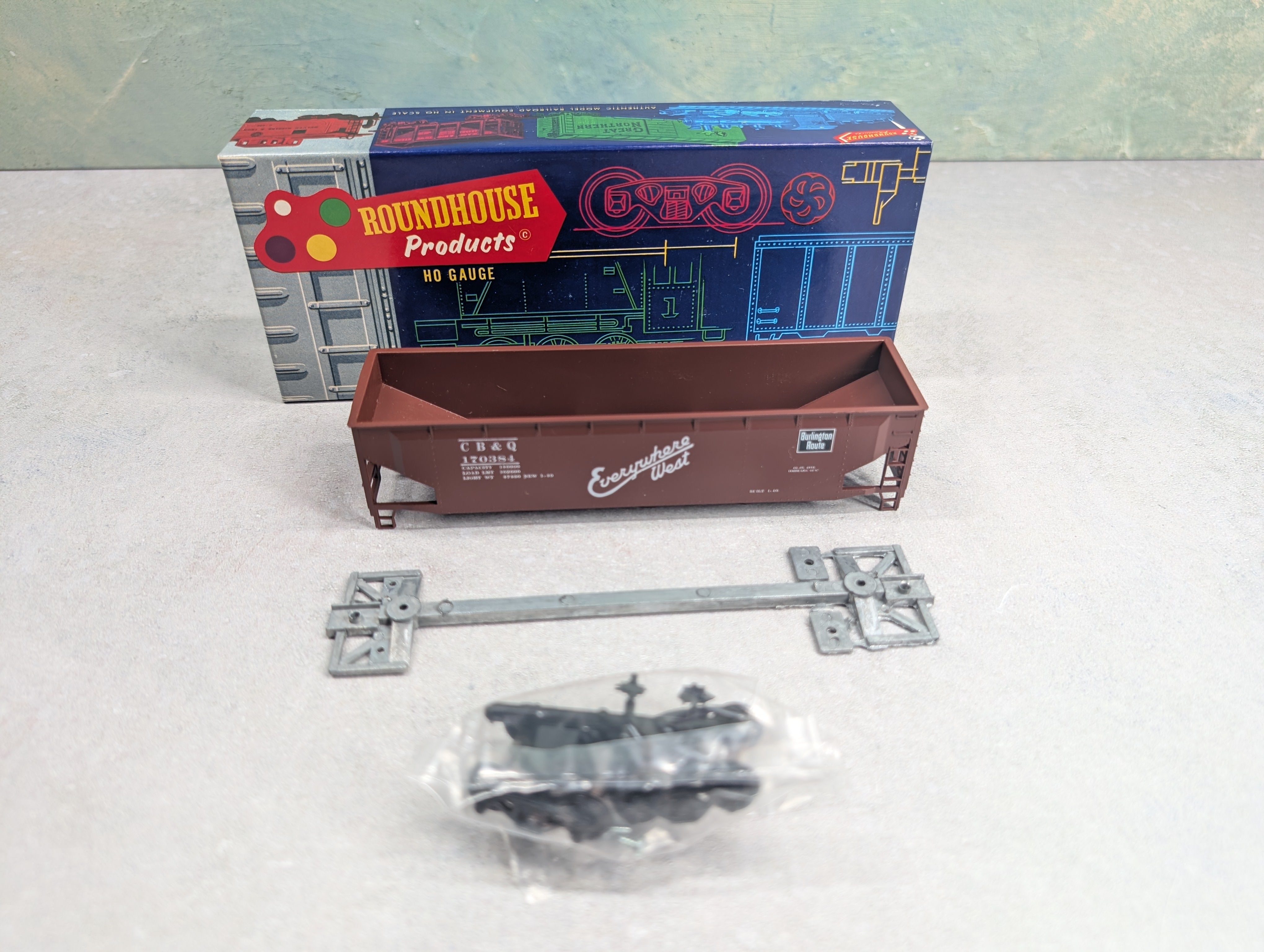 USED Roundhouse 1621 HO Scale 40' 3-Bay Offset Hopper Burlington CB&Q #170384 KIT