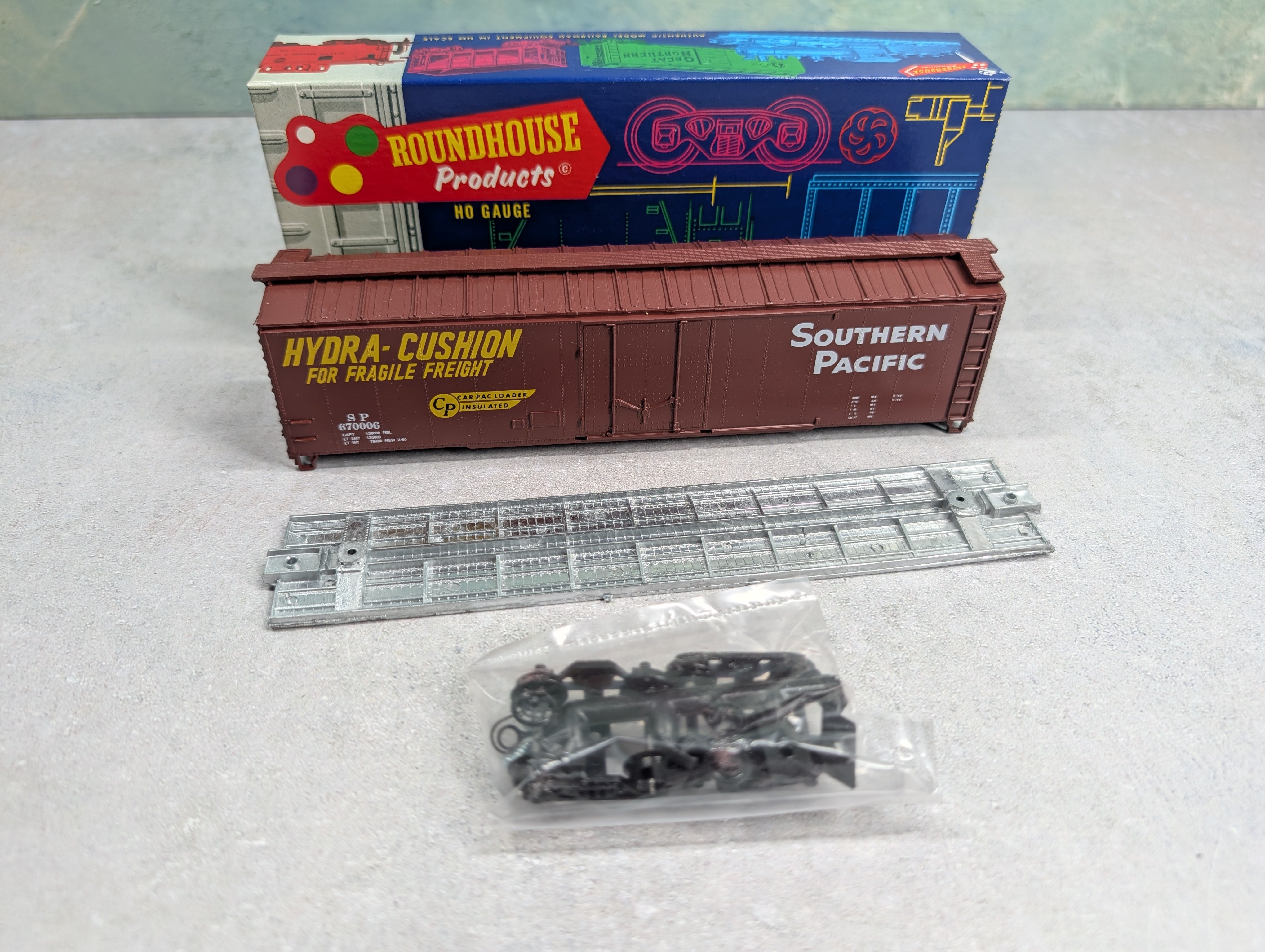 USED Roundhouse 7727 HO Scale 50' Plug Door Box Car Southern Pacific SP #670006 KIT