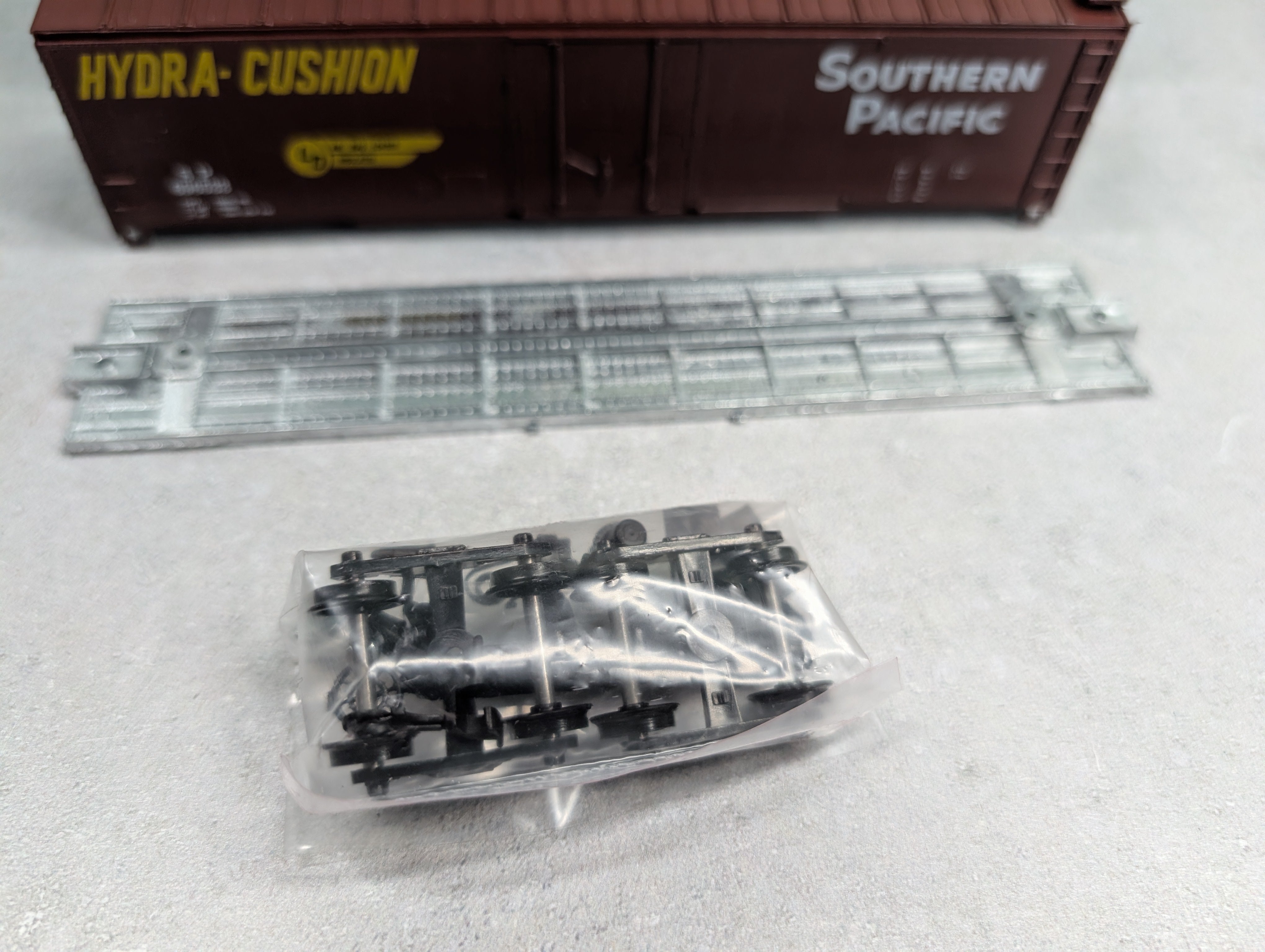 USED Roundhouse 7728 HO Scale 50' Plug Door Box Car Southern Pacific SP #696533 KIT