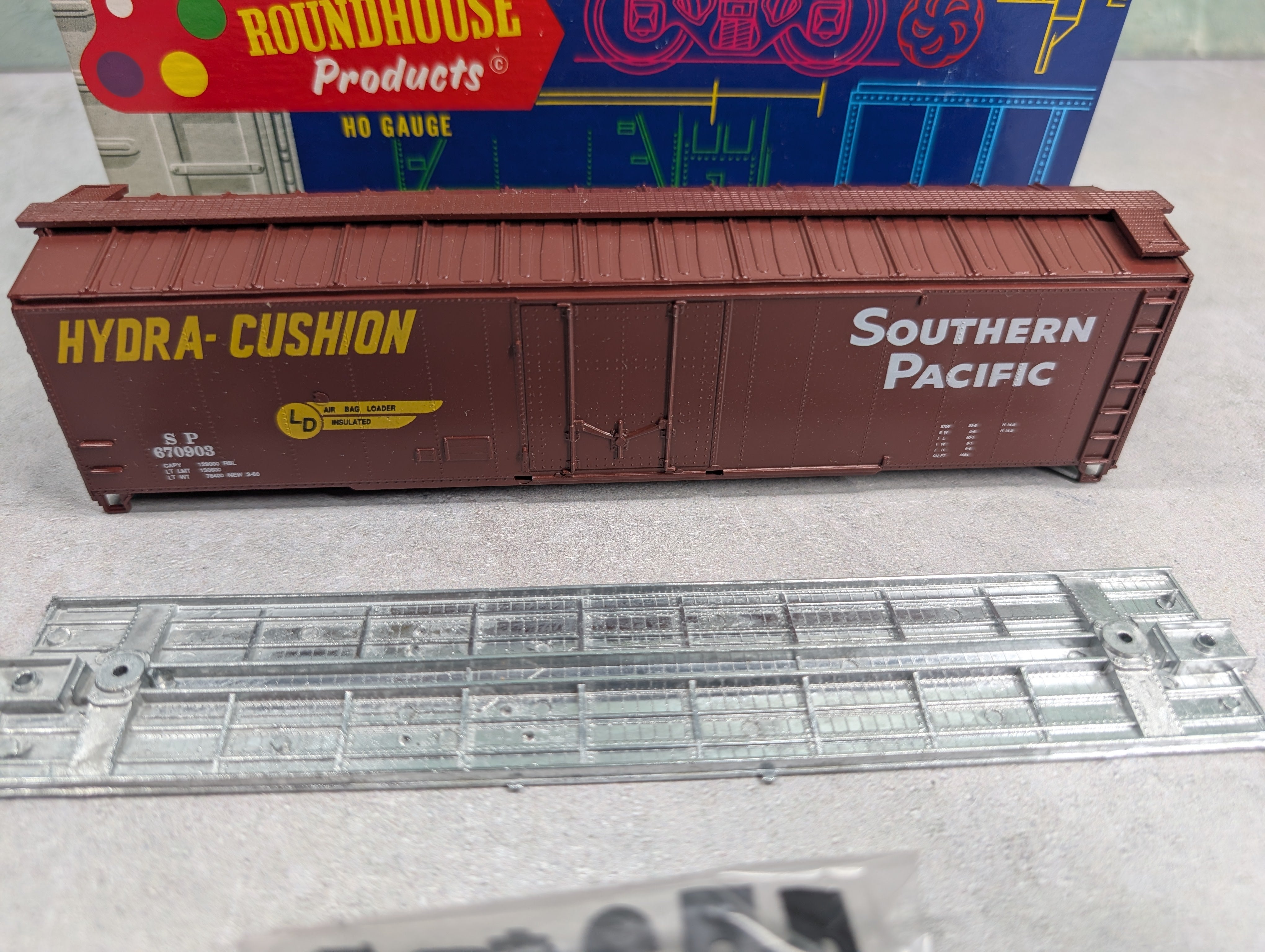 USED Roundhouse 7728 HO Scale 50' Plug Door Box Car Southern Pacific SP #670903 KIT