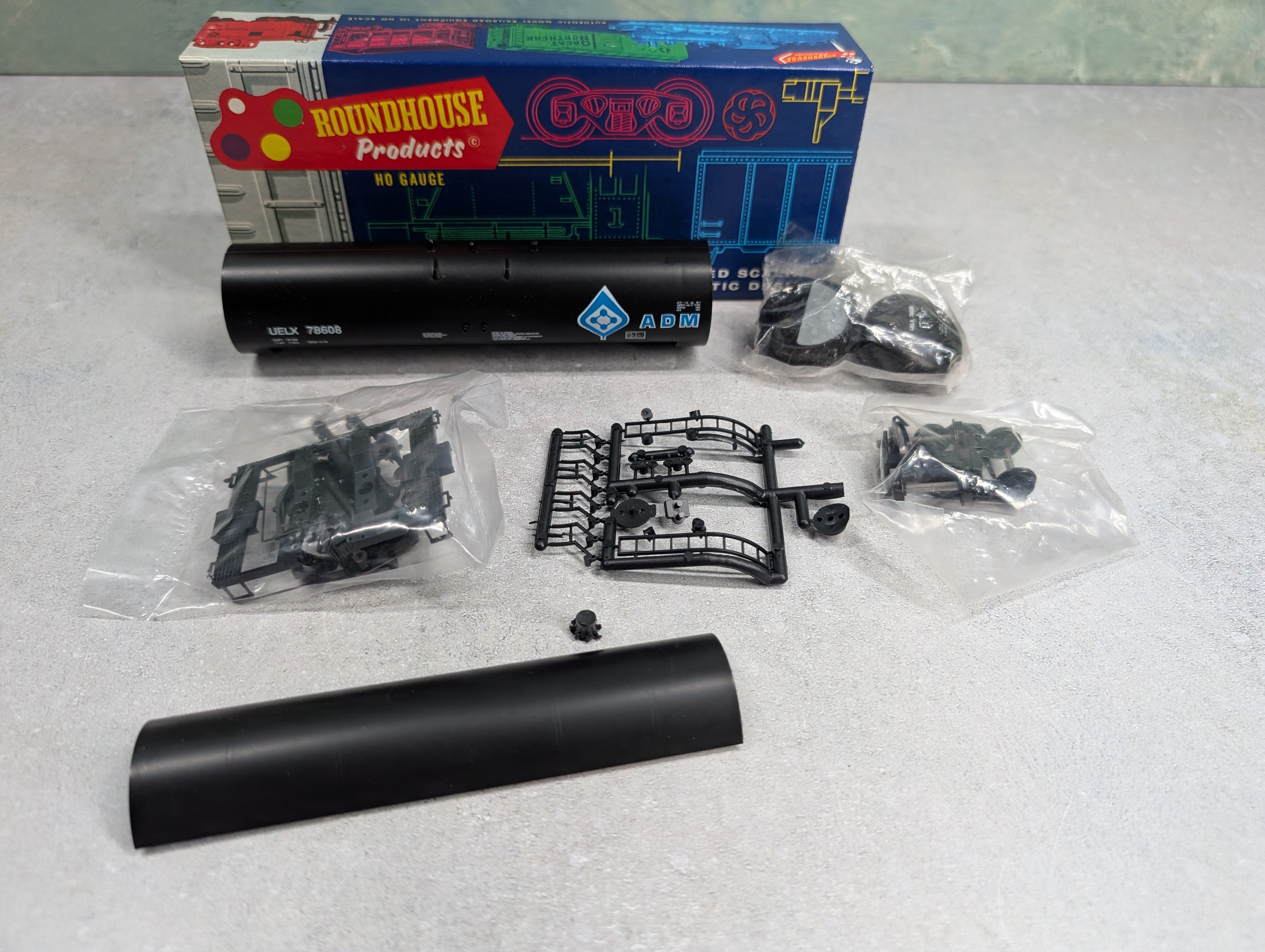 USED Roundhouse 3250 HO Scale 50' Tank Car ADM UELX #78608 KIT